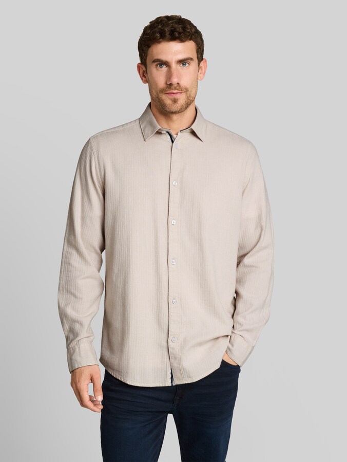 Chemise en coton à coupe classique par Men, off white herringbone