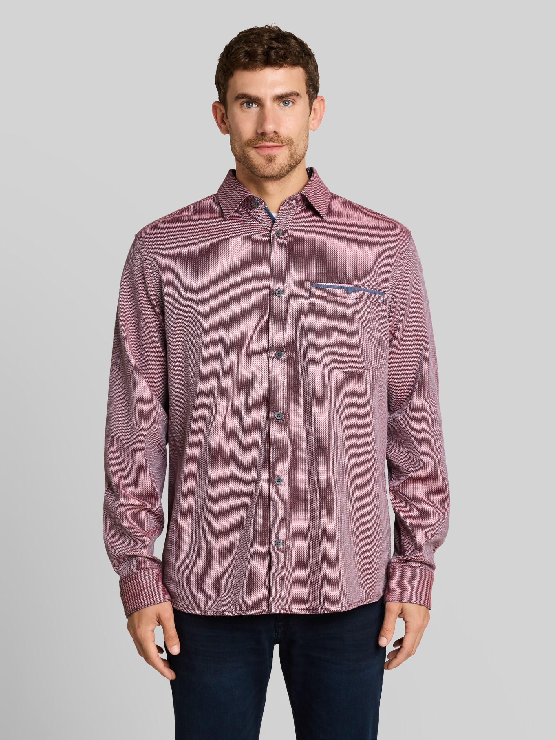 Chemise coupe classique en coton texturé - tarmac grey structure - Découpe Vue de face du modèle