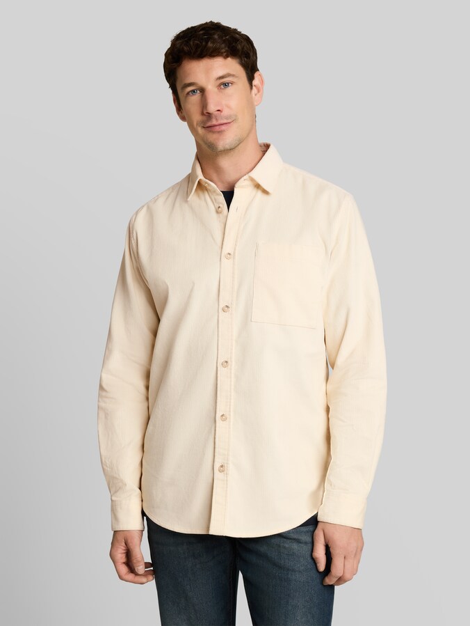 Chemise en velours côtelé coupe classique avec poche poitrine par Men, Gardenia White