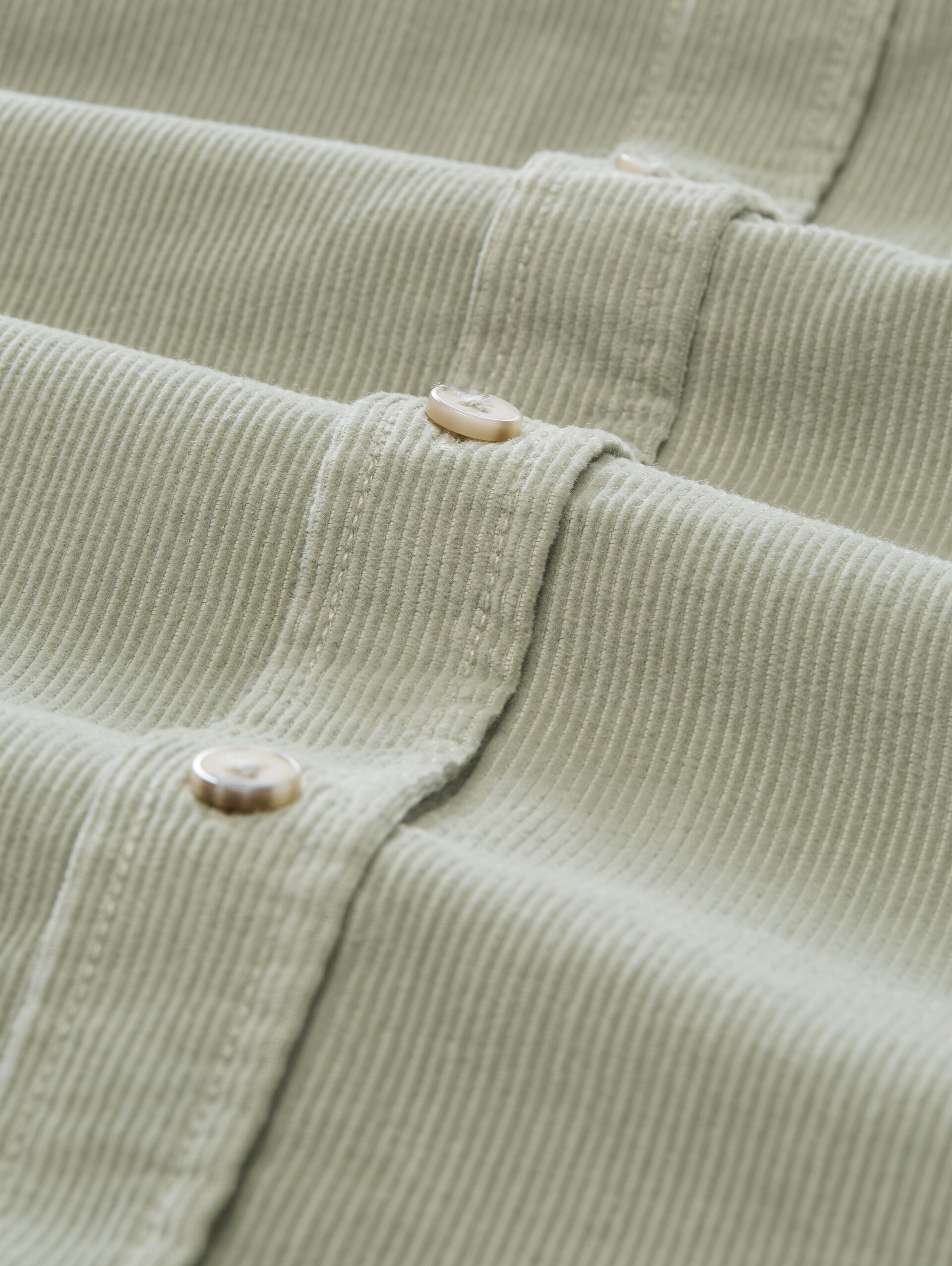 Chemise en velours côtelé coupe classique avec poche poitrine - iron mint - Vue de la matière