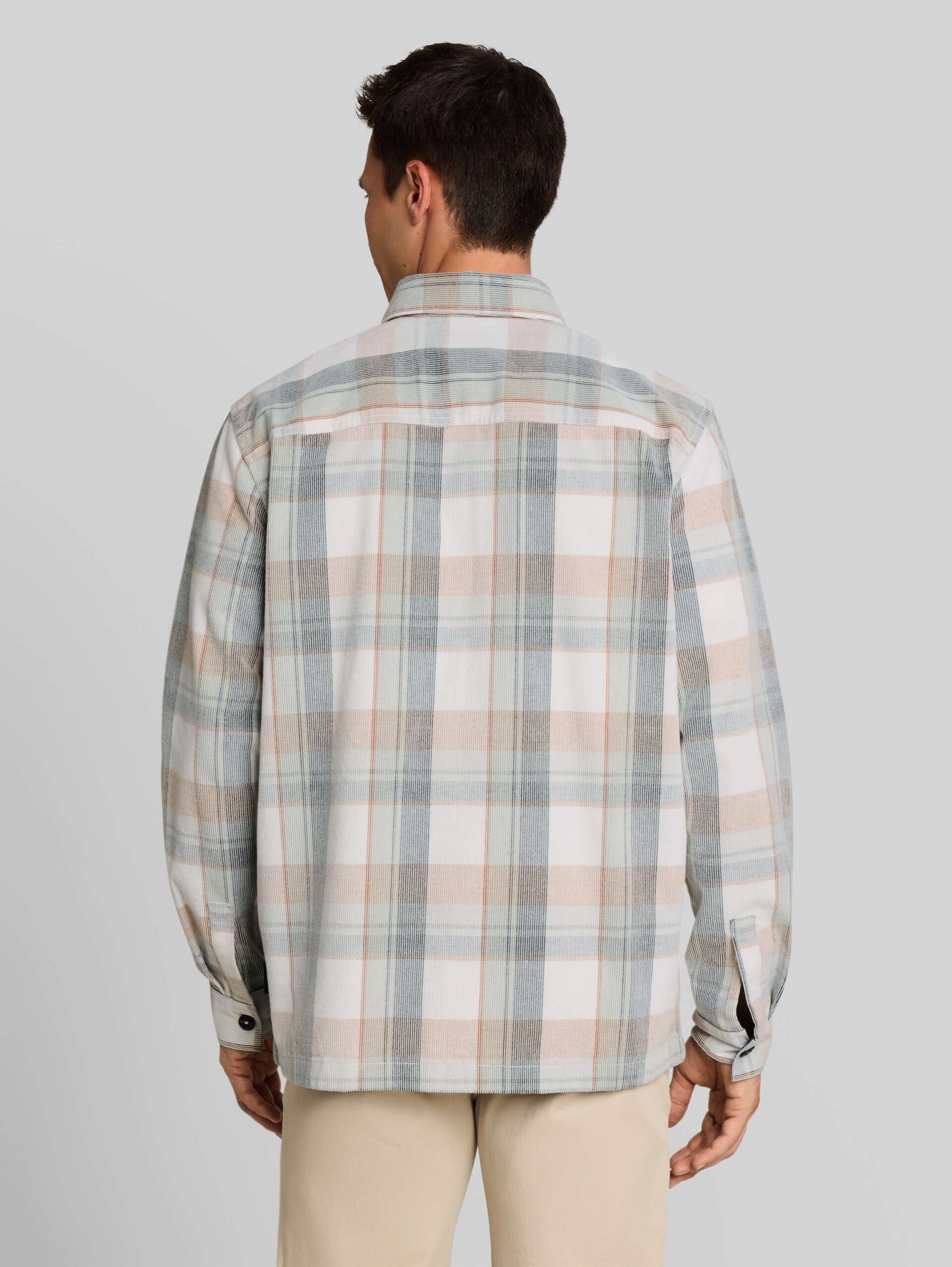 Cord Overshirt mit Karomuster - off white mint check - Auschnitt Model-Rückansicht