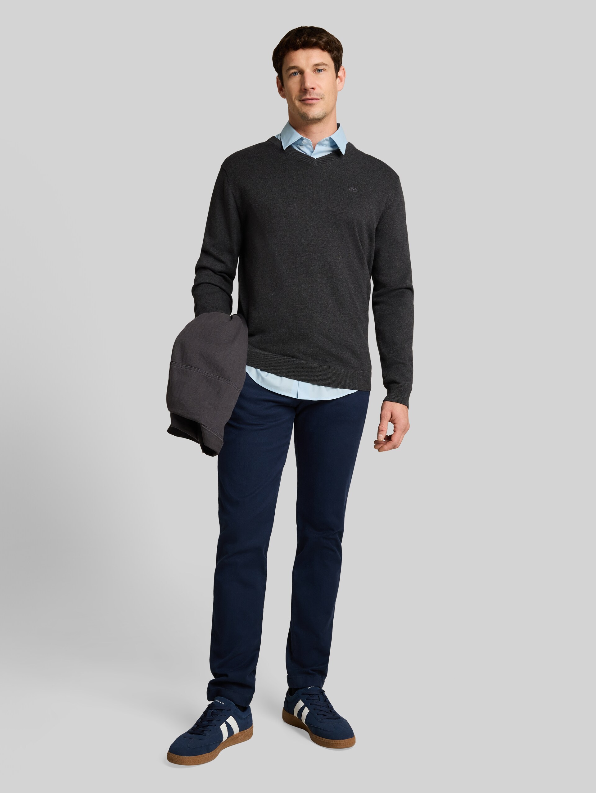 Regular Fit Hemd mit Stretch - Light Metal Blue - Model-Vorderansicht