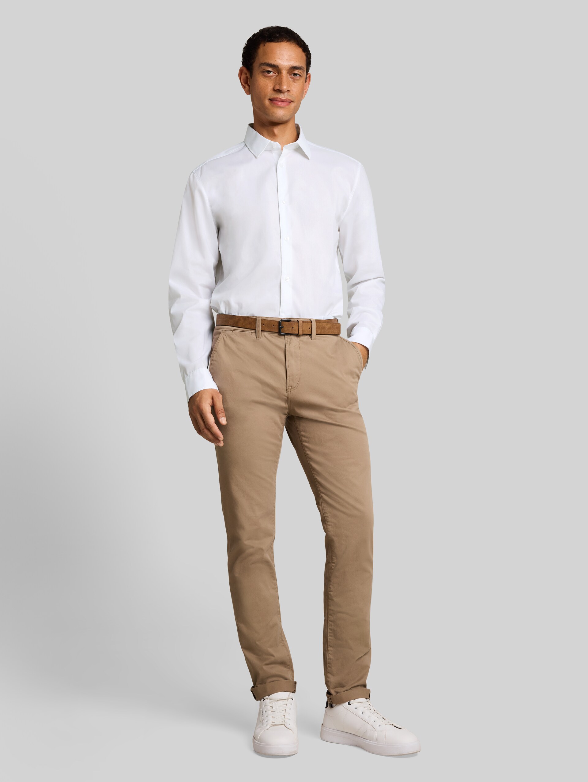 Regular Fit Hemd mit Stretch - White - Model-Vorderansicht