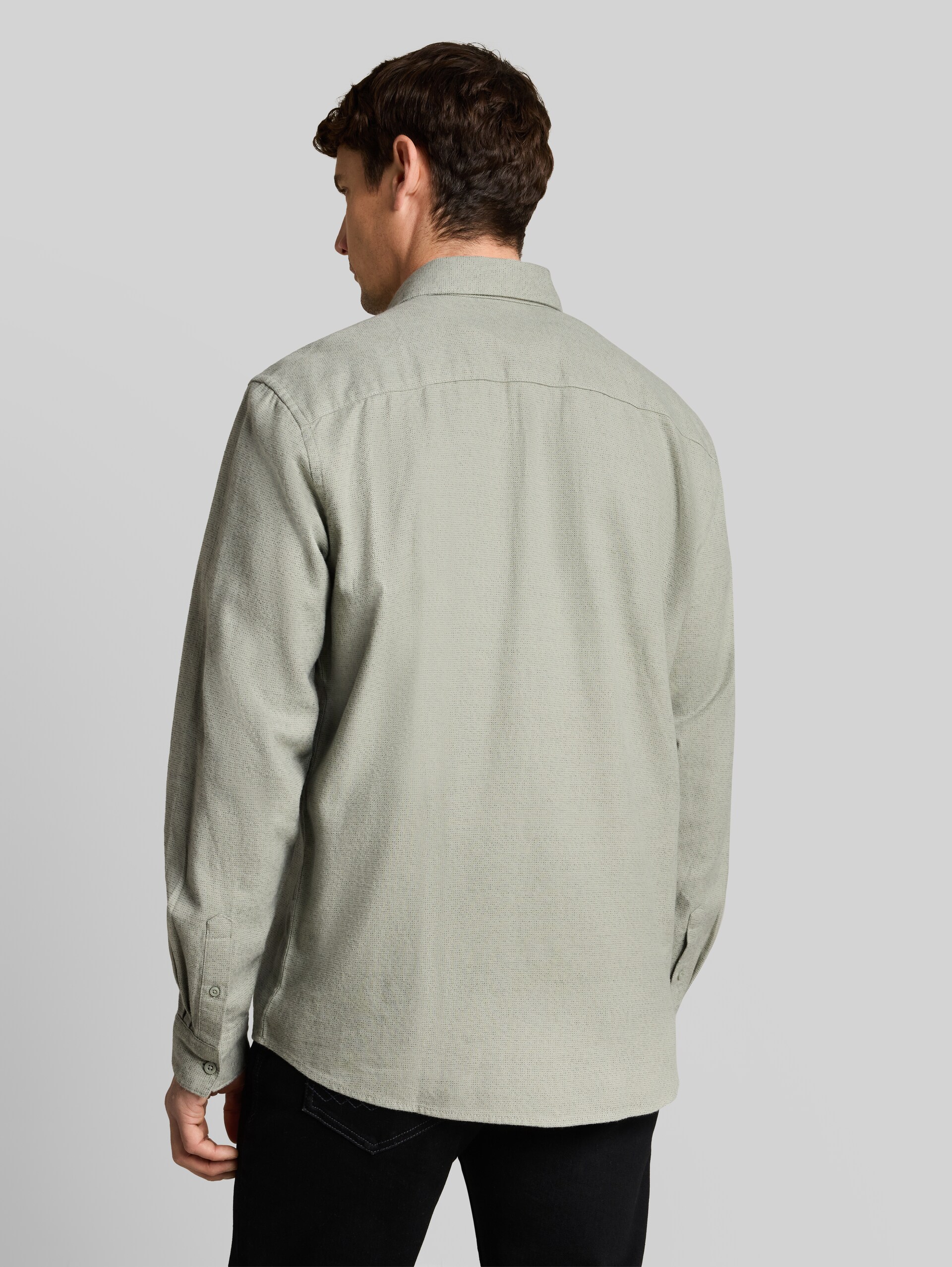 Regular Fit Hemd aus Baumwolle - mint based green structure - Auschnitt Model-Rückansicht