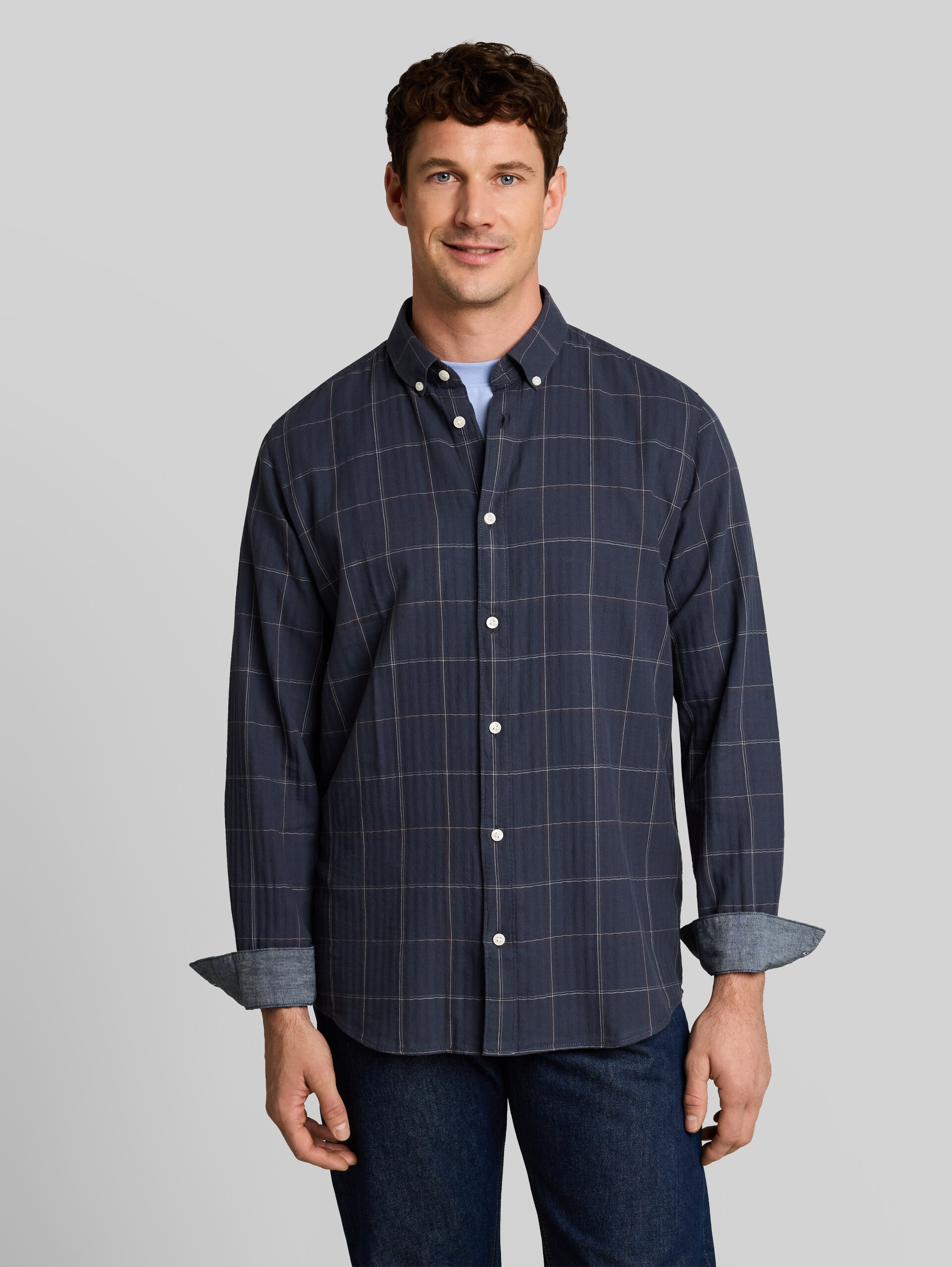 Regular Fit Hemd aus Baumwolle - blue window check - Ausschnitt Model-Vorderansicht