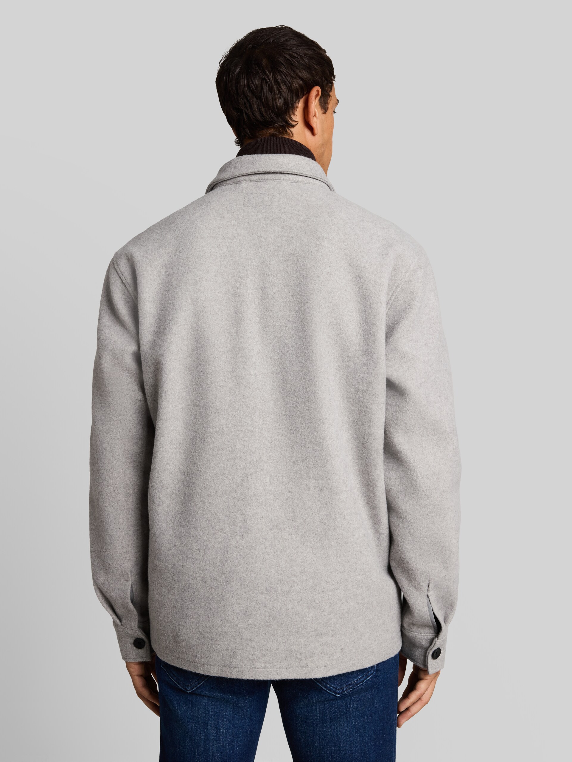 Overshirt in Woll-Optik - Knit Grey Melange - Auschnitt Model-Rückansicht