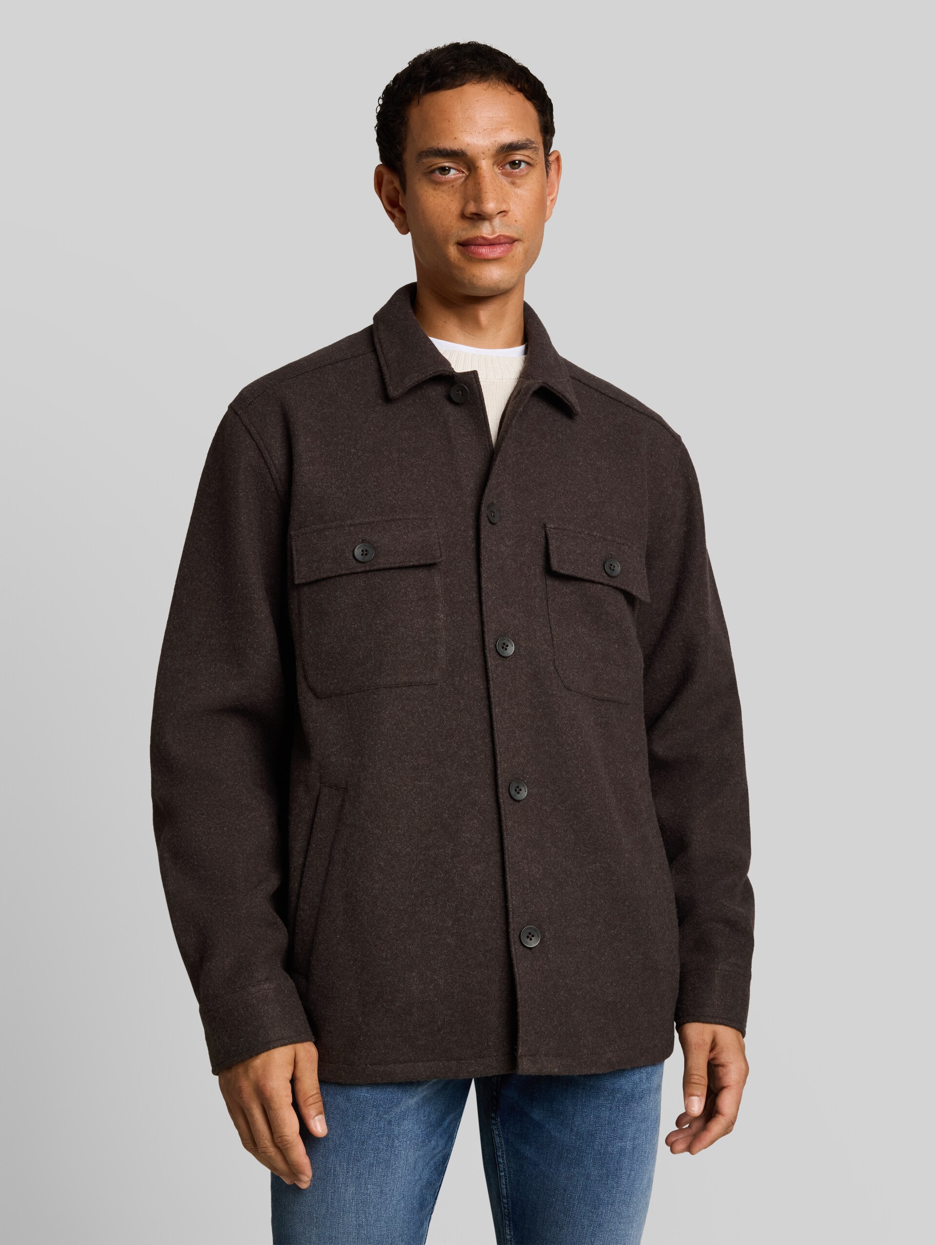 Overshirt in Woll-Optik - dark chocolate brown melange - Ausschnitt Model-Vorderansicht