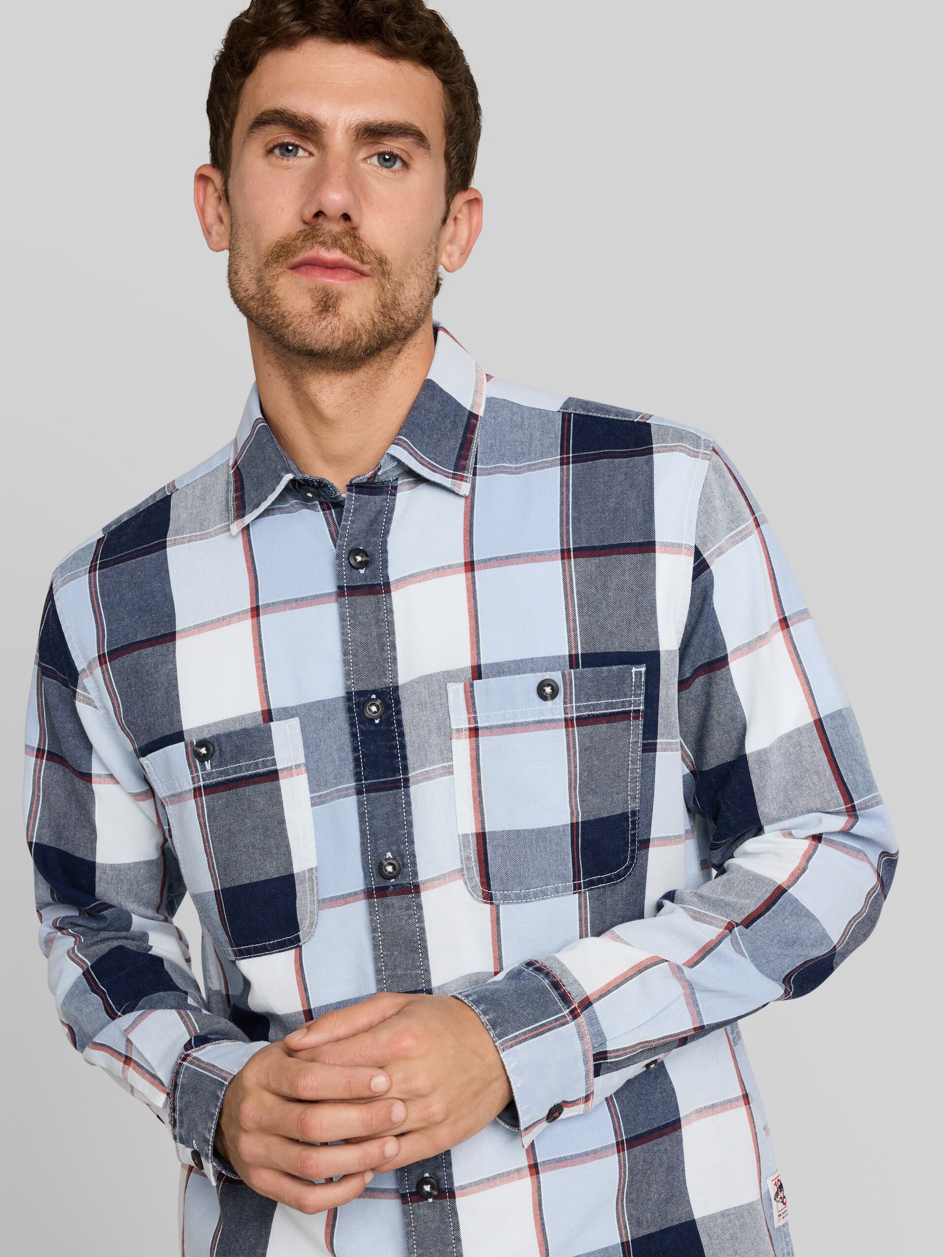Regular Fit Hemd im Washed-Look - blue big check - Detail-Model-Ansicht