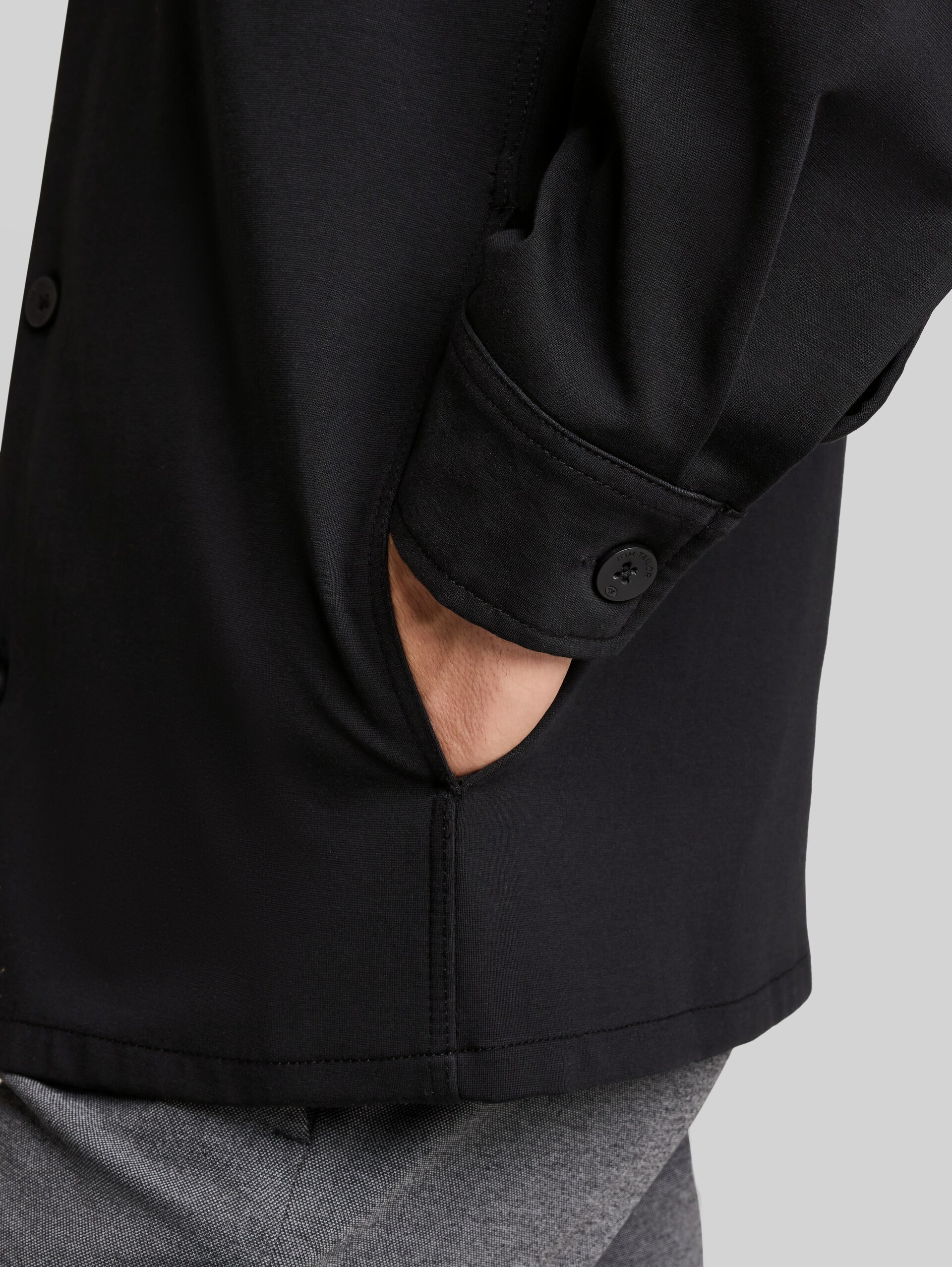 Sweat-overshirt met zakken - Black - Detailaanzicht model