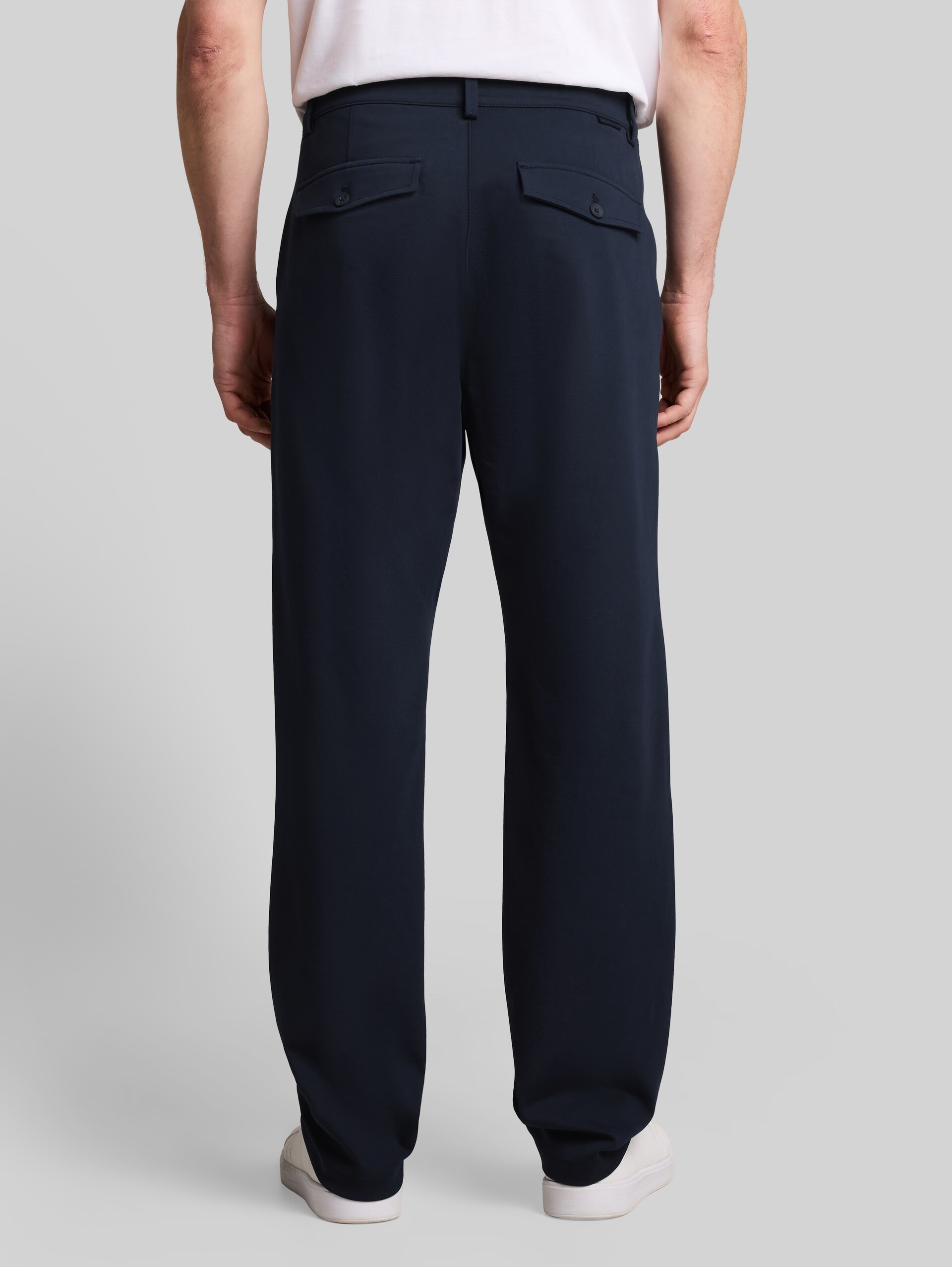TTRUPERT REGULAR chino - sky captain blue - Neklijn model-achteraanzicht