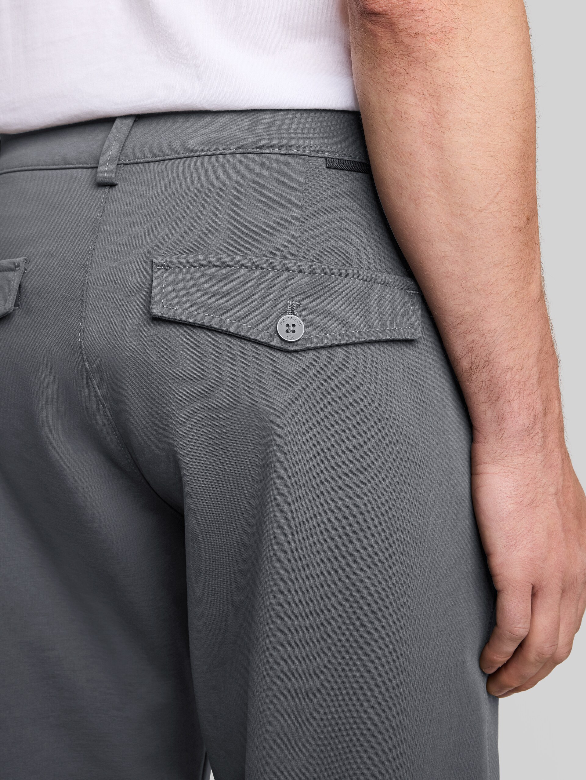 TTRUPERT REGULAR chino - Darkest Olive - Detailaanzicht model