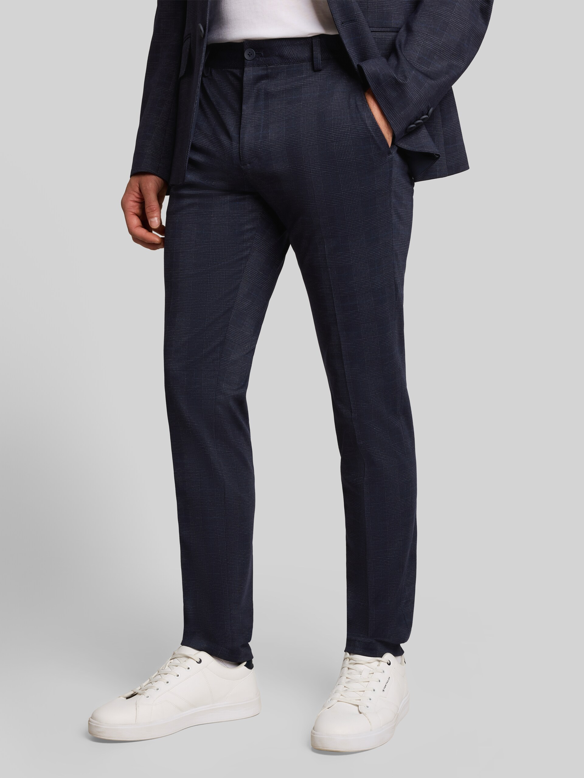 TTSIMON SLIM Chino Hose mit Karomuster - navy houndstooth check design - Ausschnitt Model-Vorderansicht