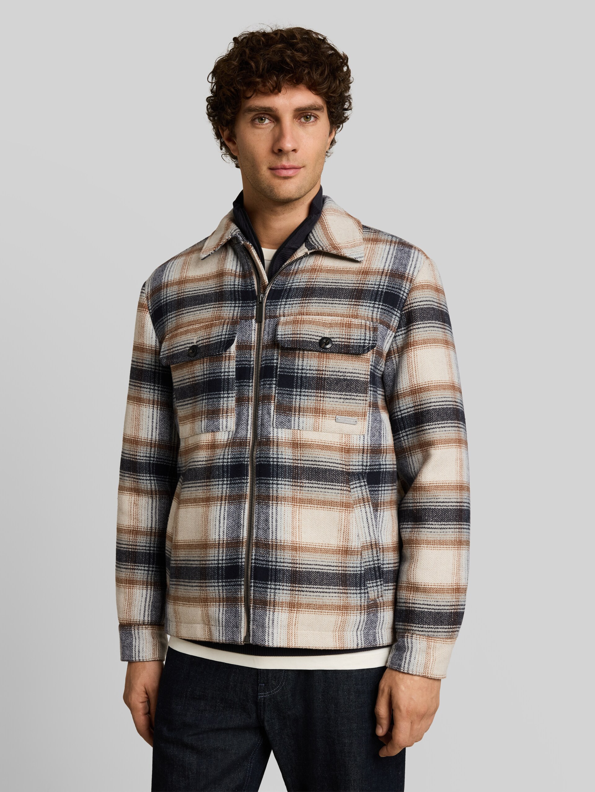 Overshirt mit Wollanteil - iron mint big check - Model-Vorderansicht