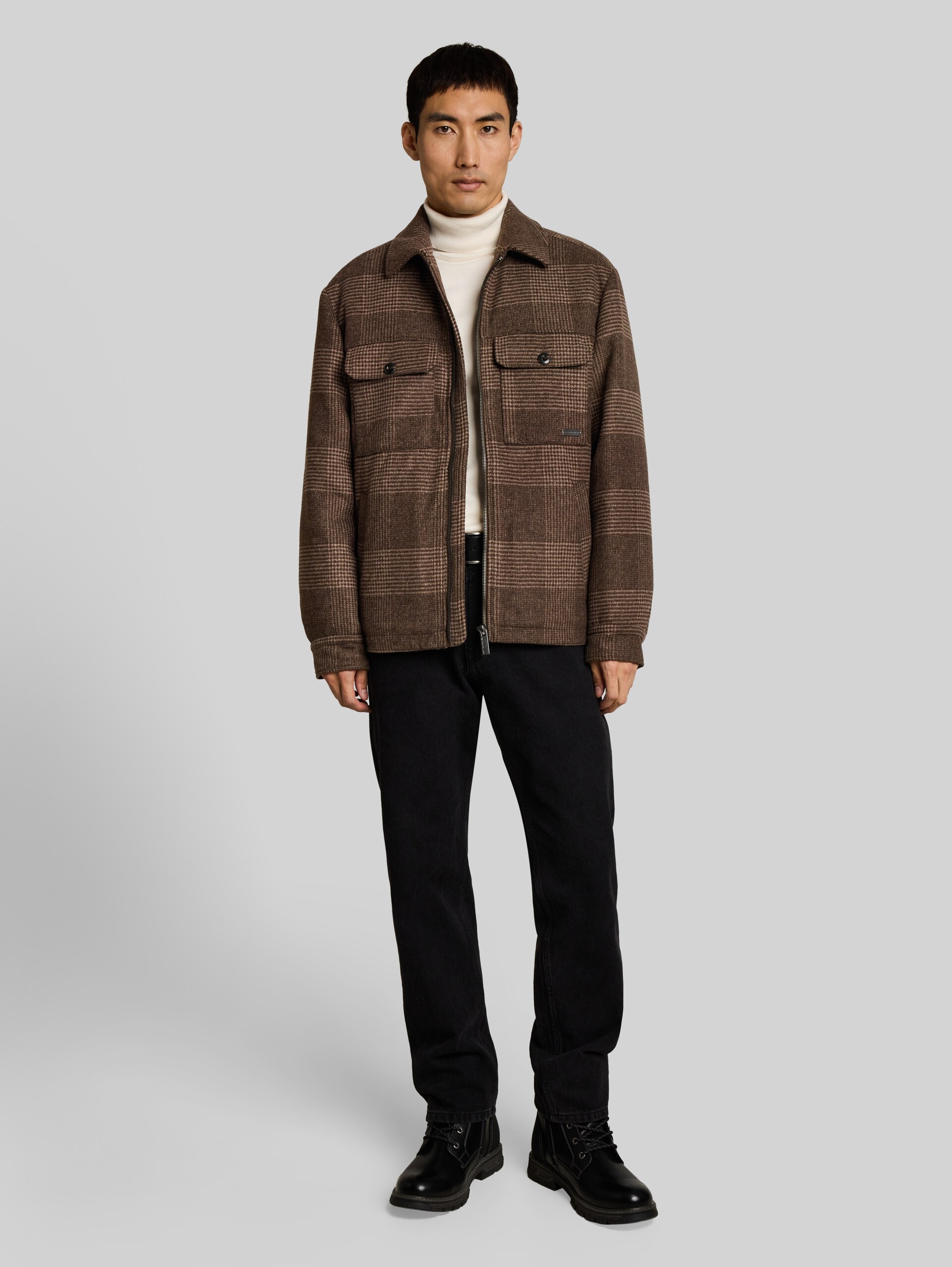 Overshirt mit Wollanteil - taupe check - seitliche Model-Ansicht