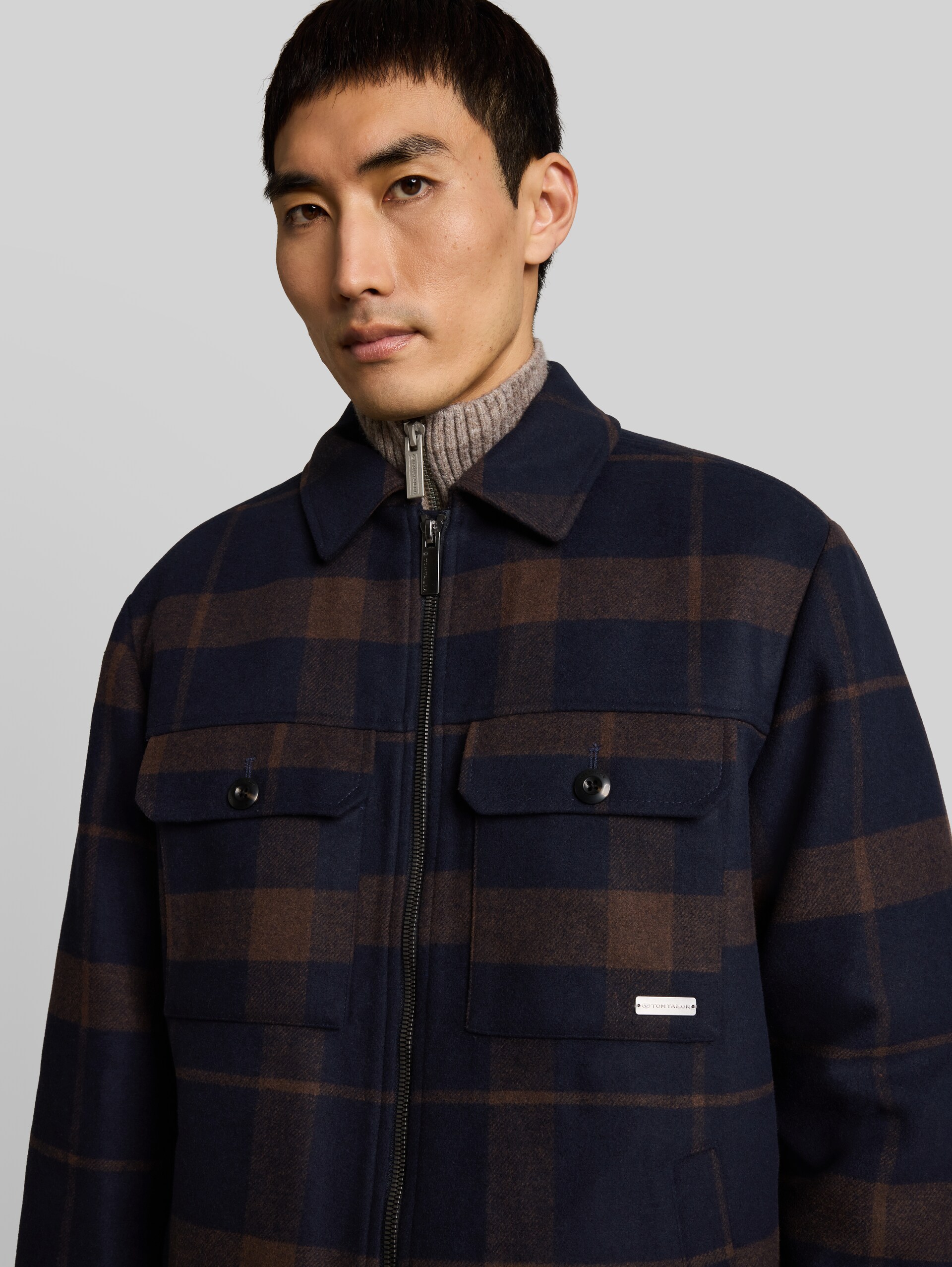 Overshirt mit Wollanteil - navy camel check - Detail-Model-Ansicht