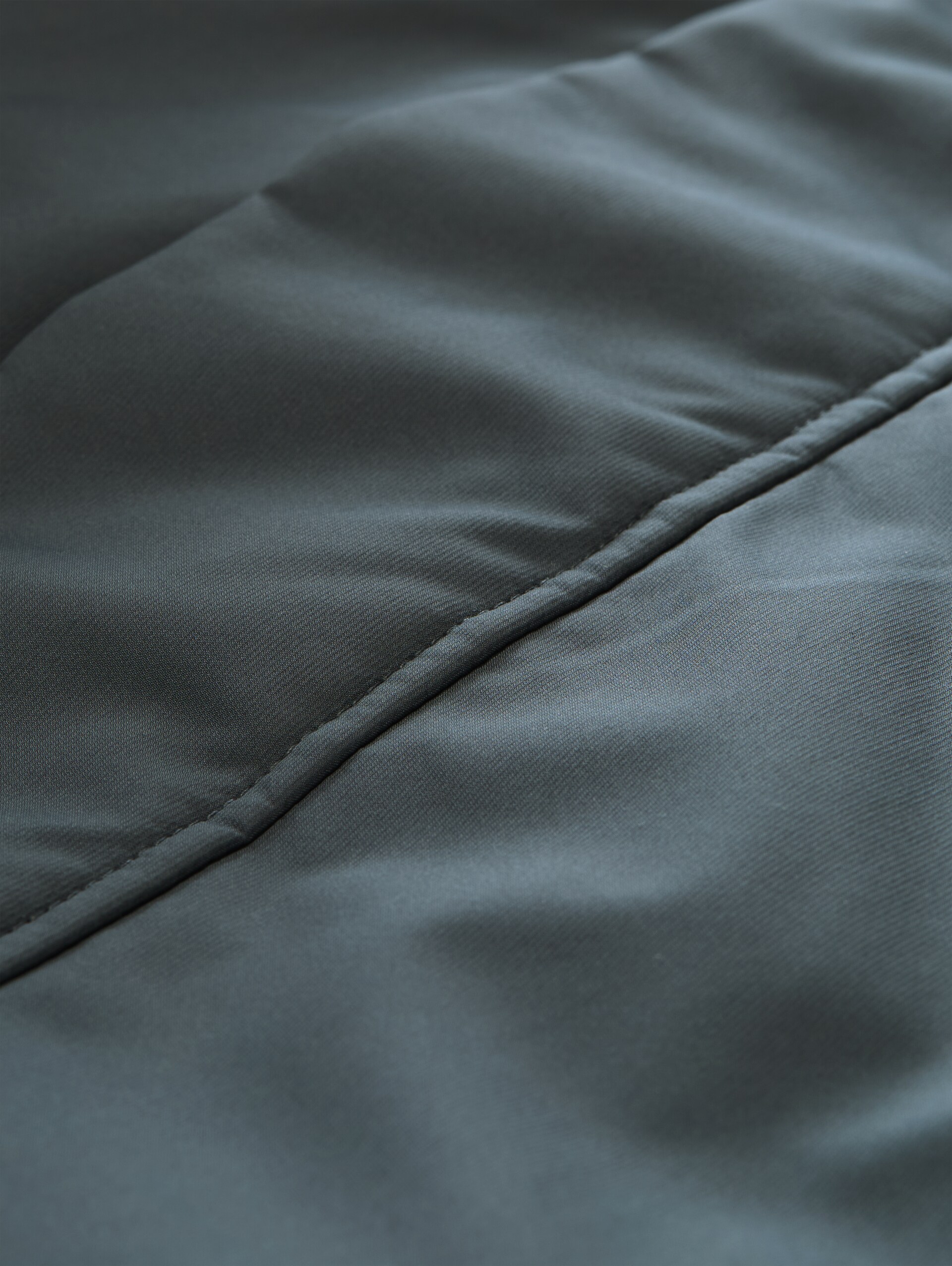 Veste TT.PRO.TECH à capuche amovible - Darkest Olive - Vue détaillée du produit