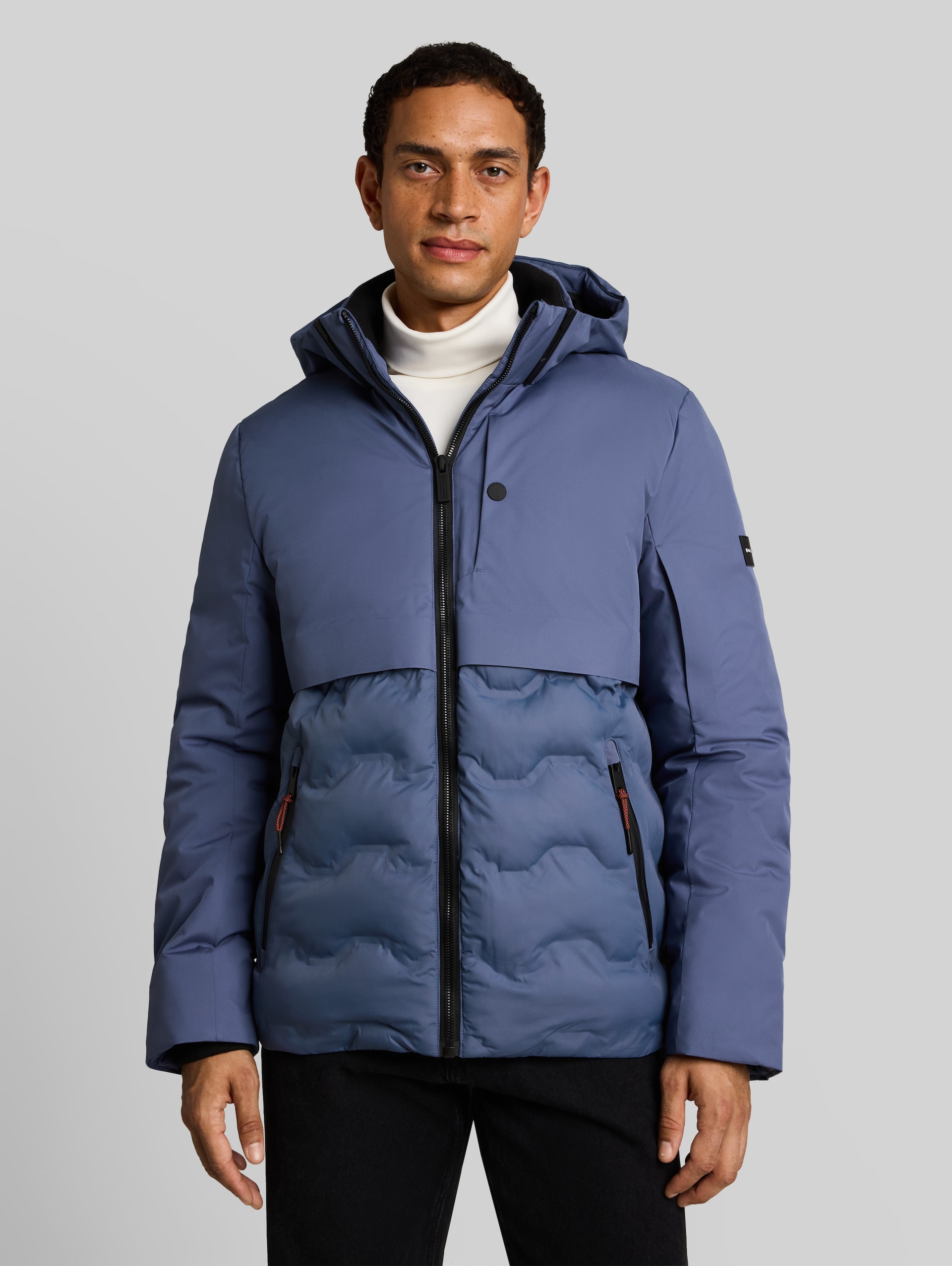 Hybrid Pufferjacke mit Kapuze - Vintage Indigo Blue - Model-Vorderansicht