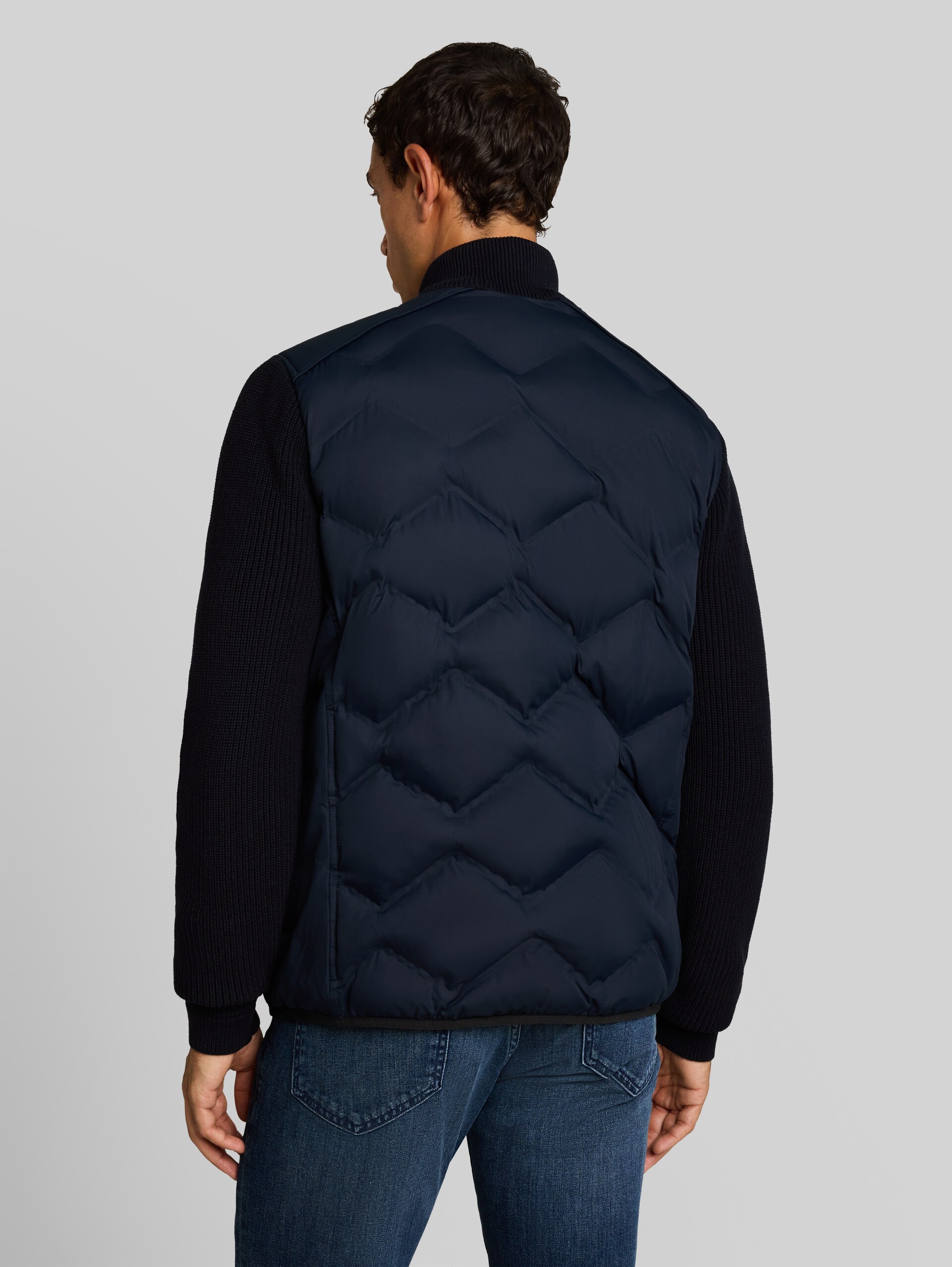 Hybride gewatteerde jas met gebreide details - sky captain blue - Model-achteraanzicht