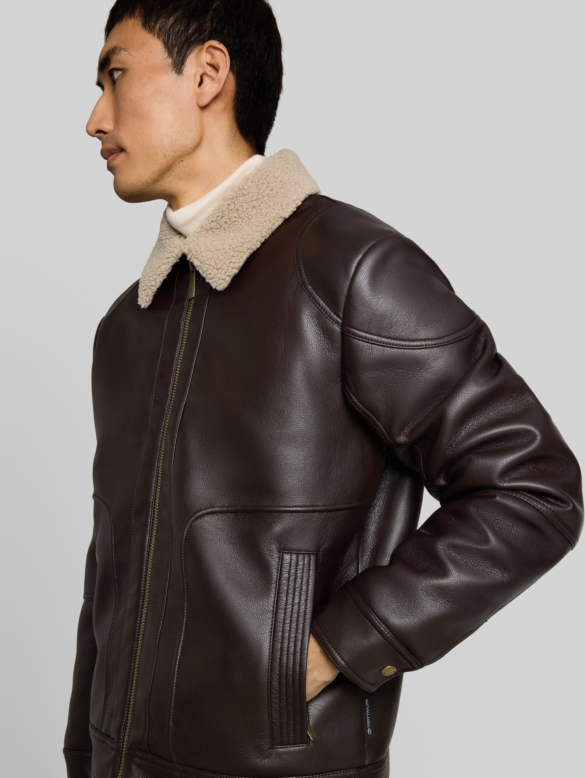 Veste de pilote en simili-cuir - Dark Chocolate Brown - Vue détaillée du modèle