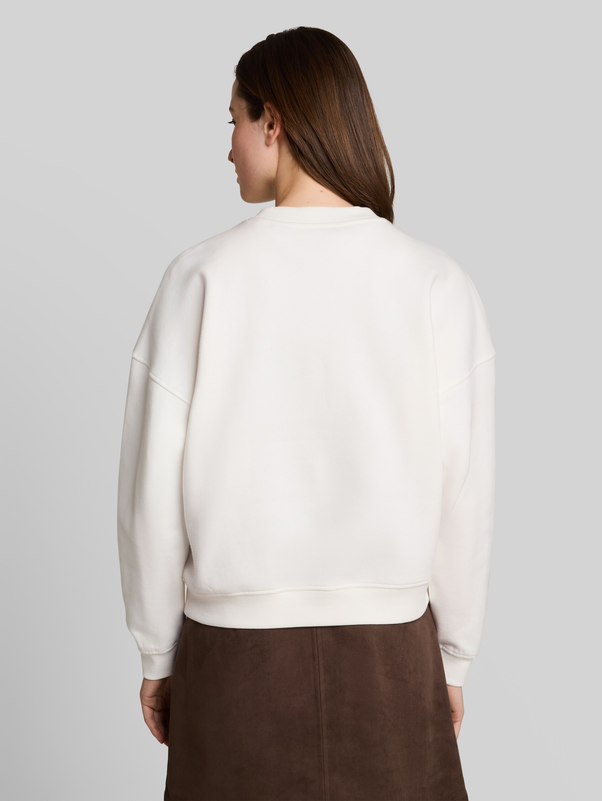 Sweatshirt mit Snoopy-Print - off white - Auschnitt Model-Rückansicht