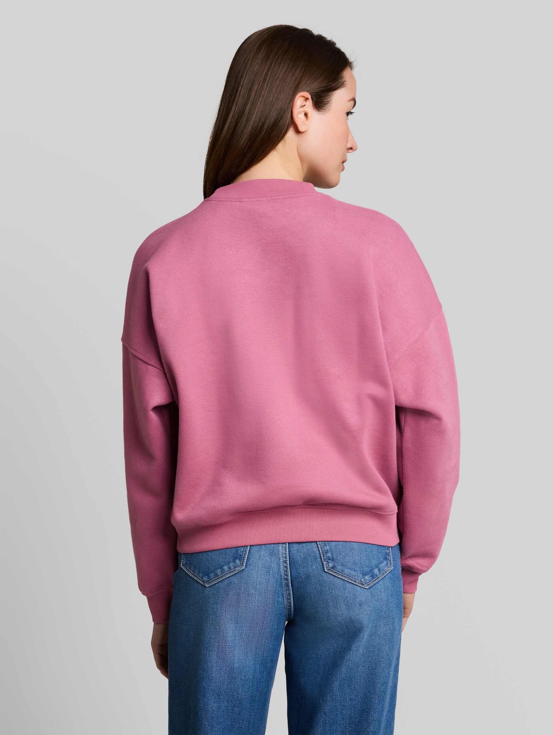 Sweatshirt mit Snoopy-Print - dusty berry - Auschnitt Model-Rückansicht