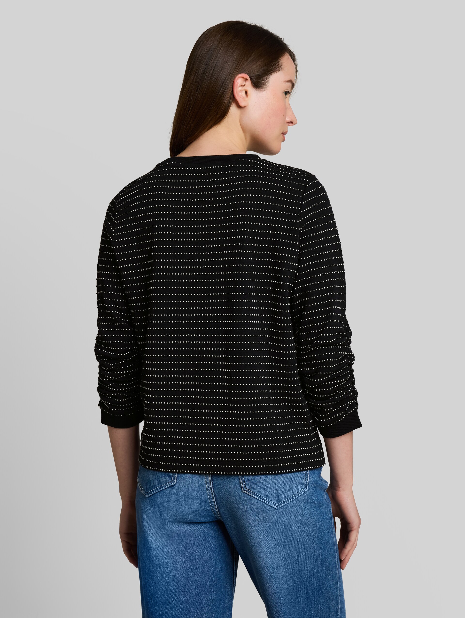 Sweatshirt mit Raffungen - black white dotted stripe - Auschnitt Model-Rückansicht