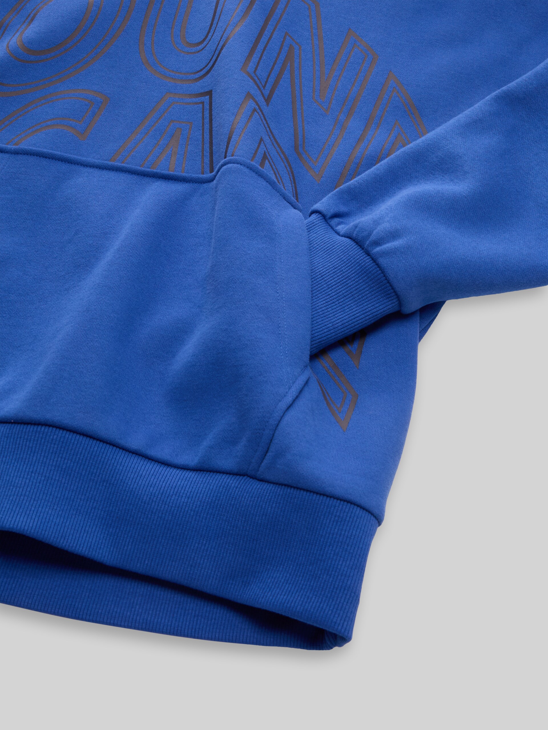 Oversize Hoodie Sweatshirt mit Schriftzug - beau blue - Detail-Model-Ansicht