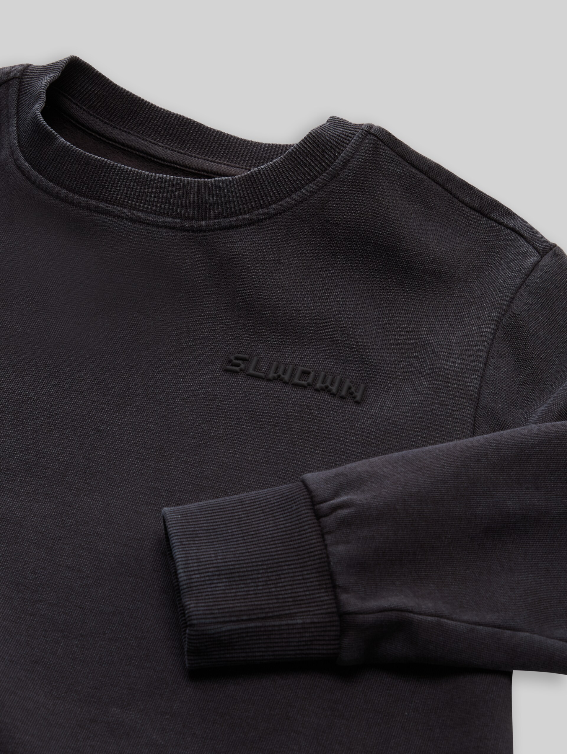 Sweatshirt im Used Look - heavy black - Detail-Model-Ansicht