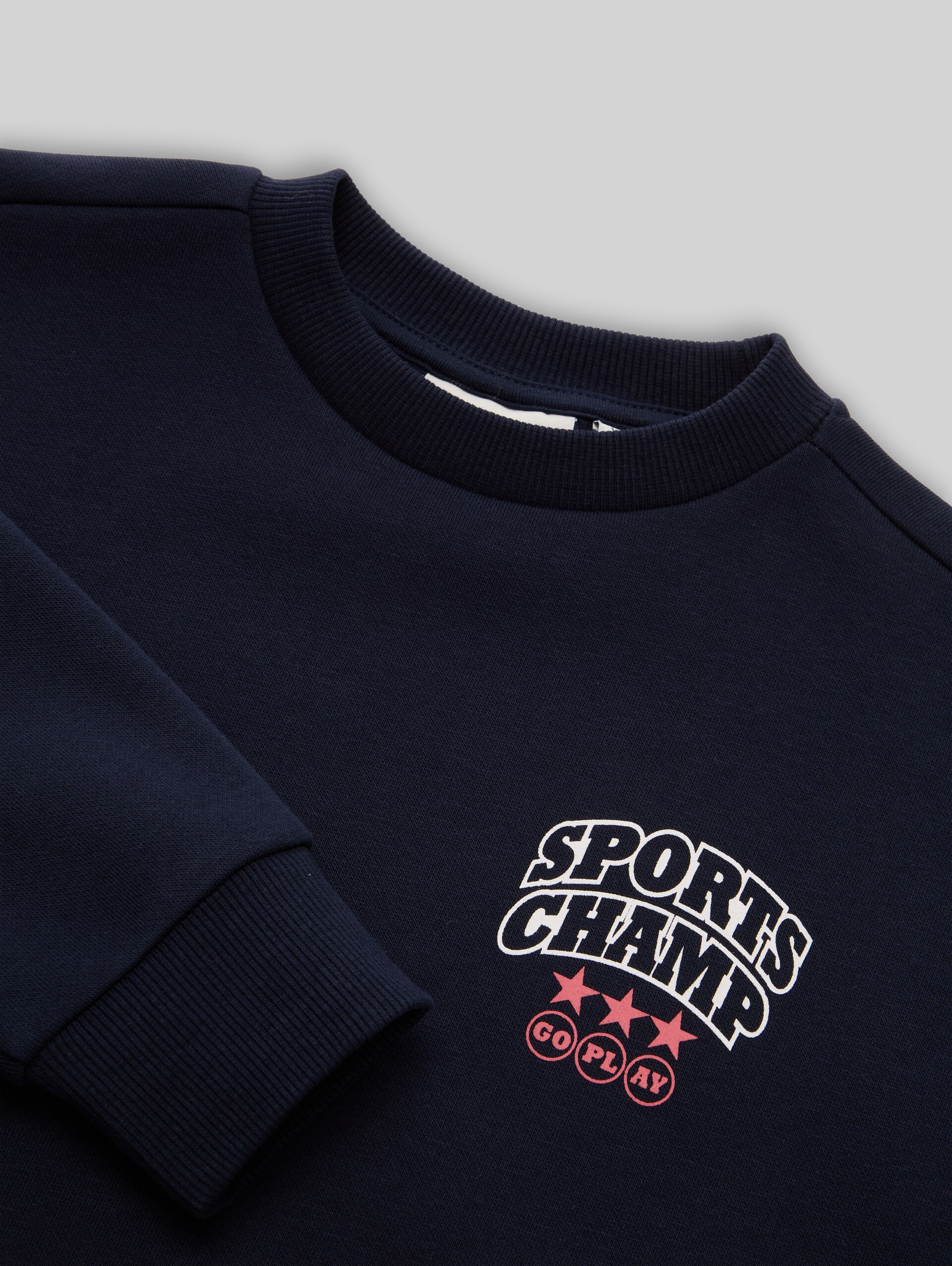 Oversize Sweatshirt mit Rückenprint - sky captain blue - Detail-Model-Ansicht
