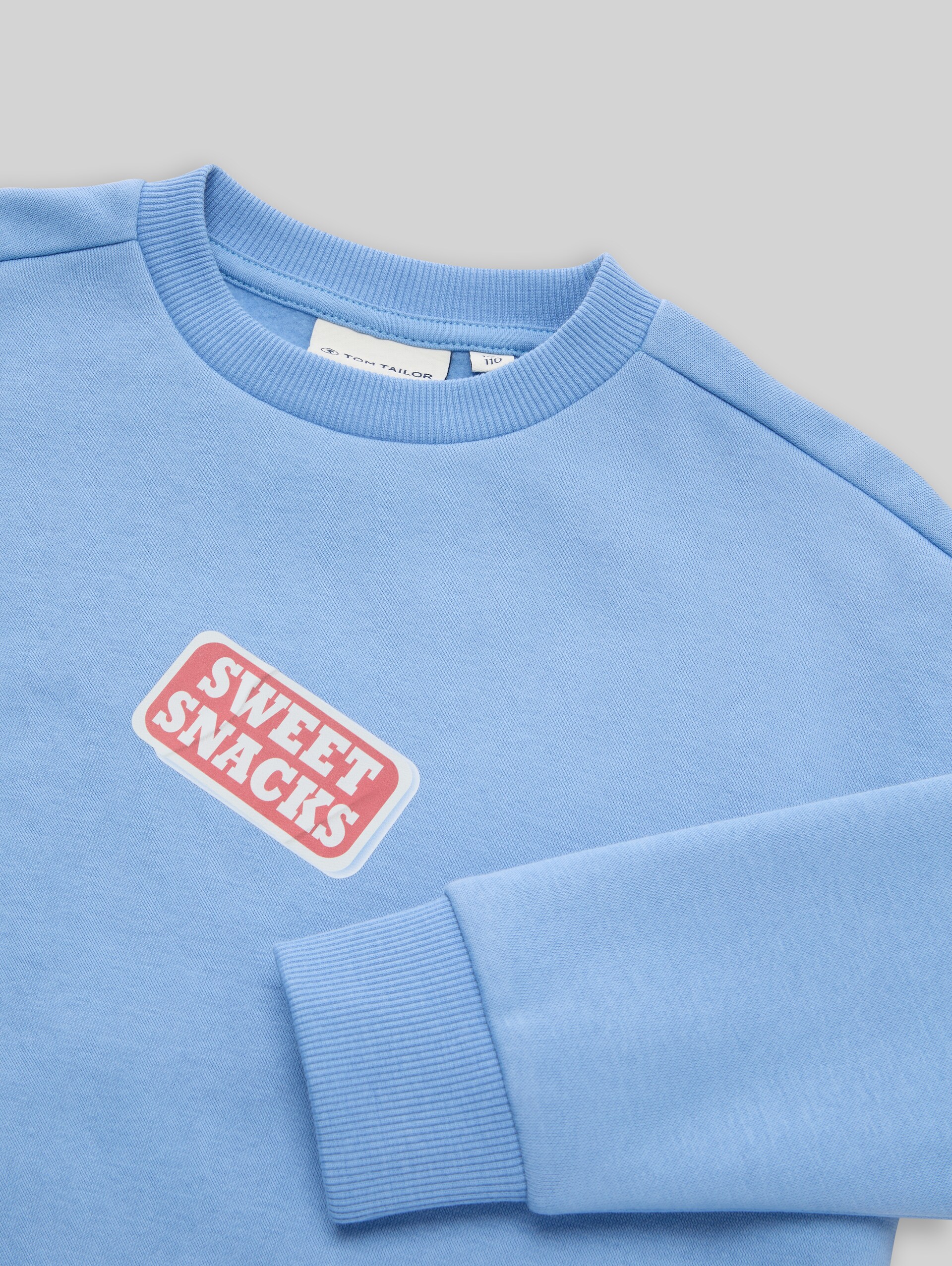 Oversize Sweatshirt mit Rückenprint - Light Blue - Detail-Model-Ansicht