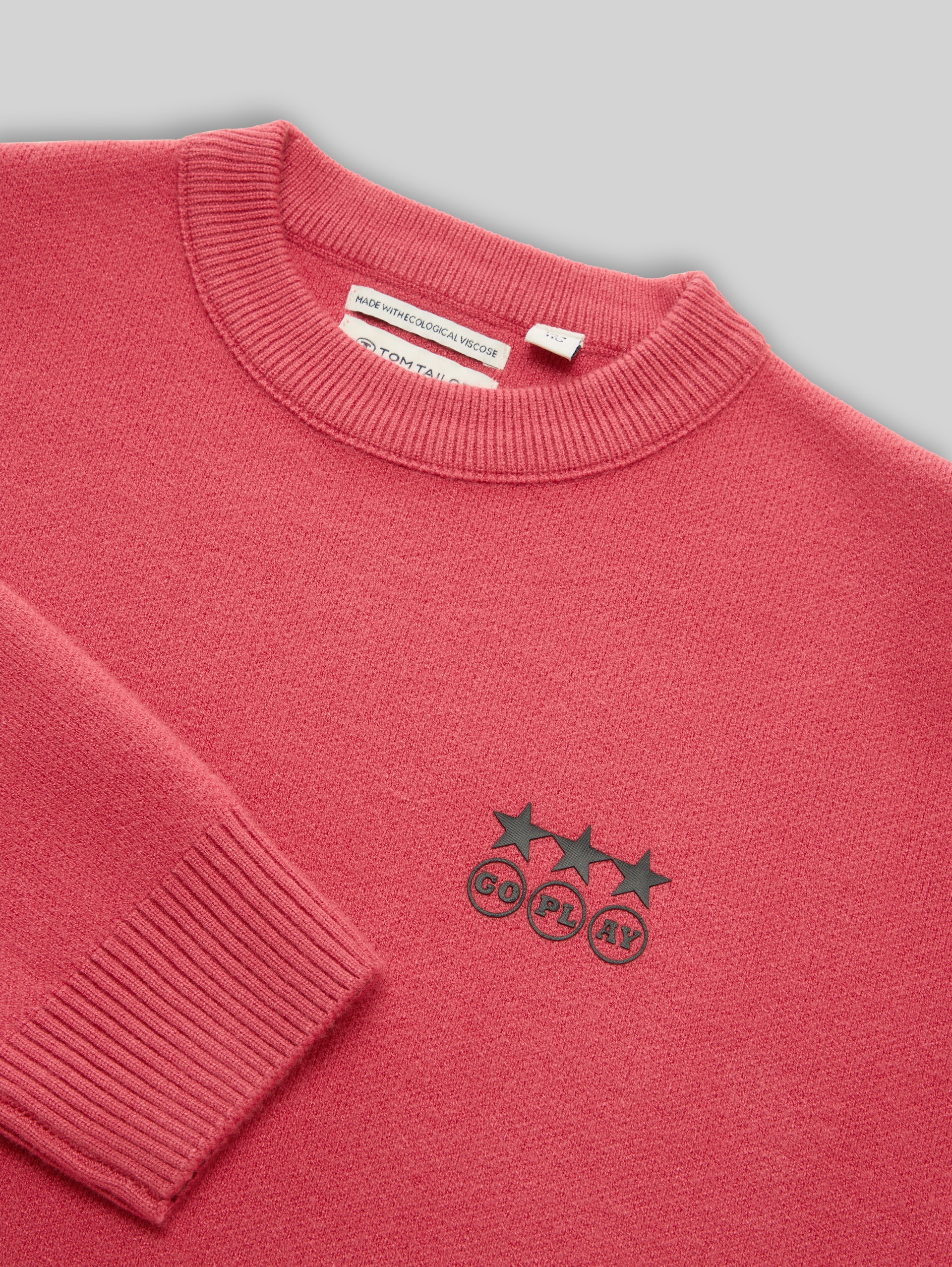 Oversize Strickpullover mit Print - Berry Red - Detail-Model-Ansicht