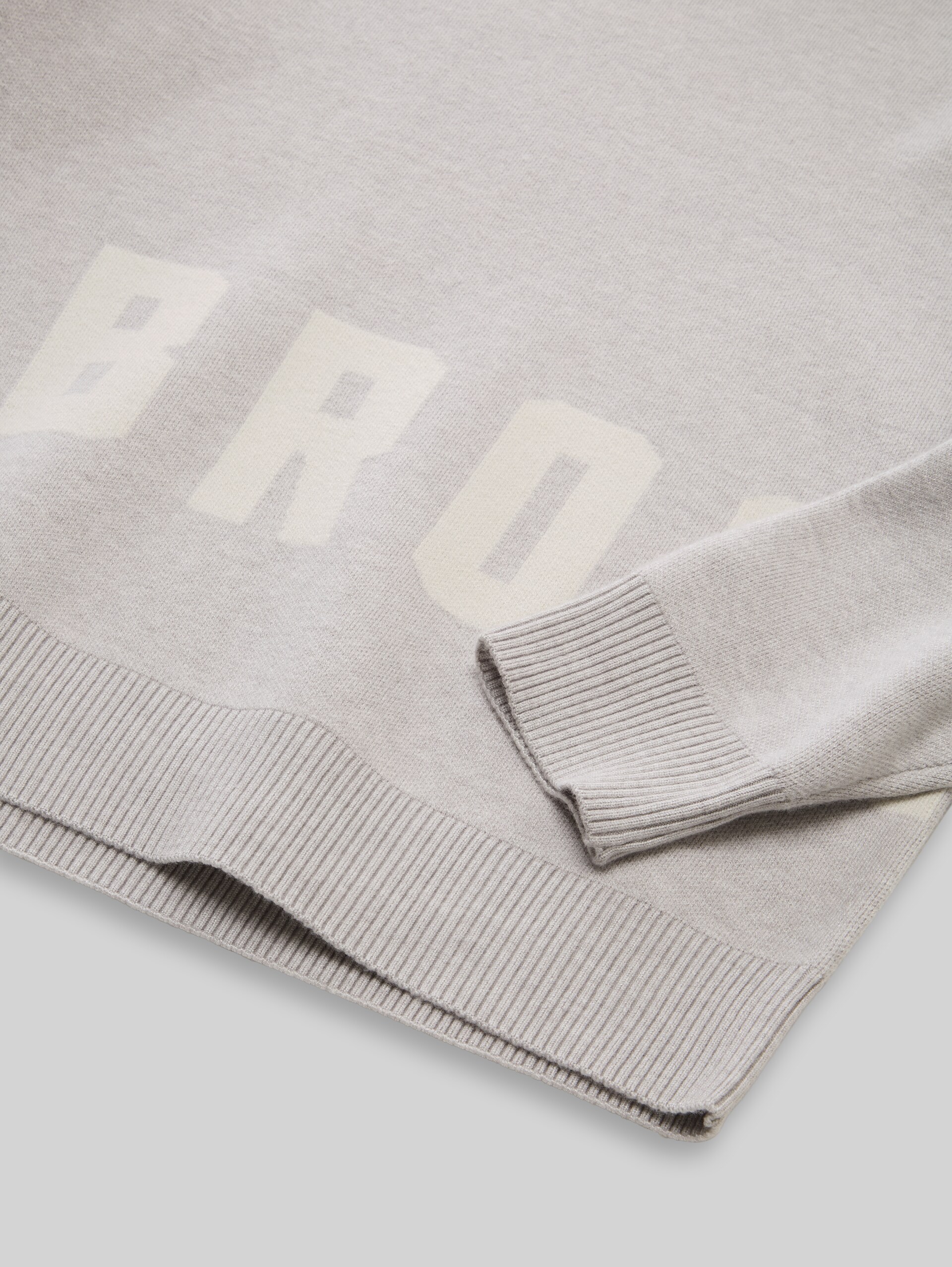 Oversize Jacquard Strickpullover - Light Stone Grey Melange - Detail-Model-Ansicht