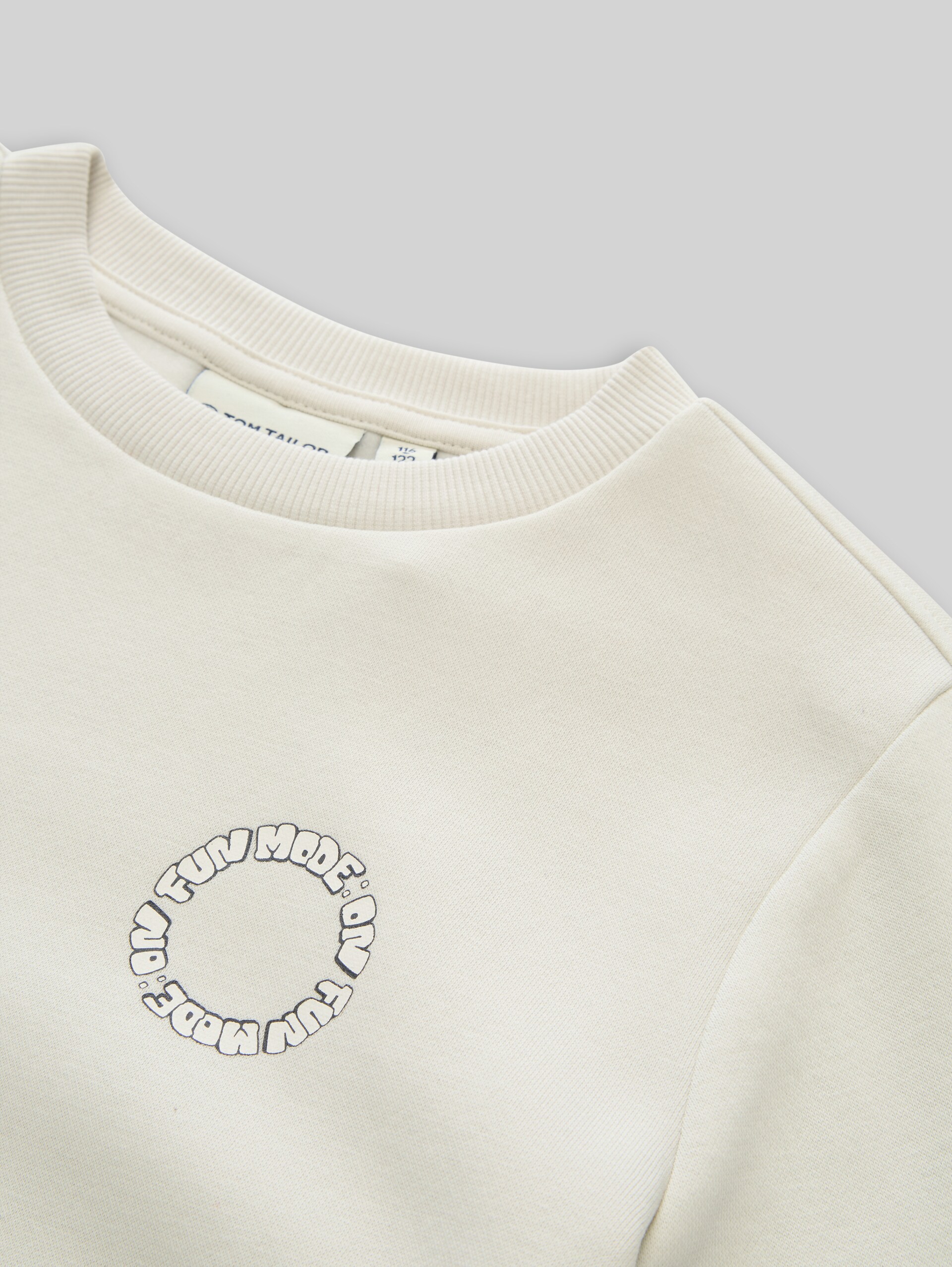 Sweatshirt mit Print - greyish white - Detail-Model-Ansicht