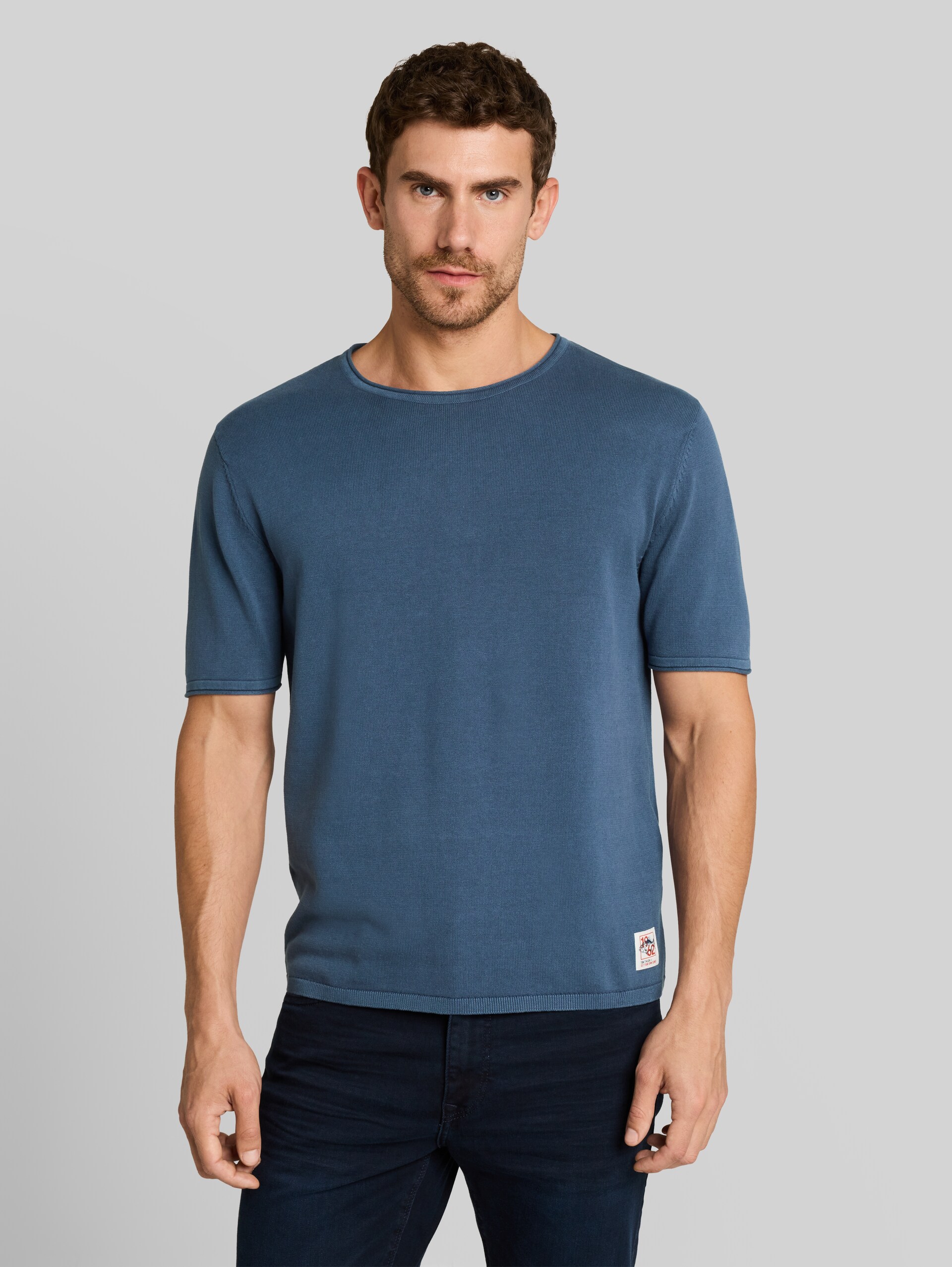 Gebreide trui in washed-look - Dark Duck Blue - Nek model vooraanzicht