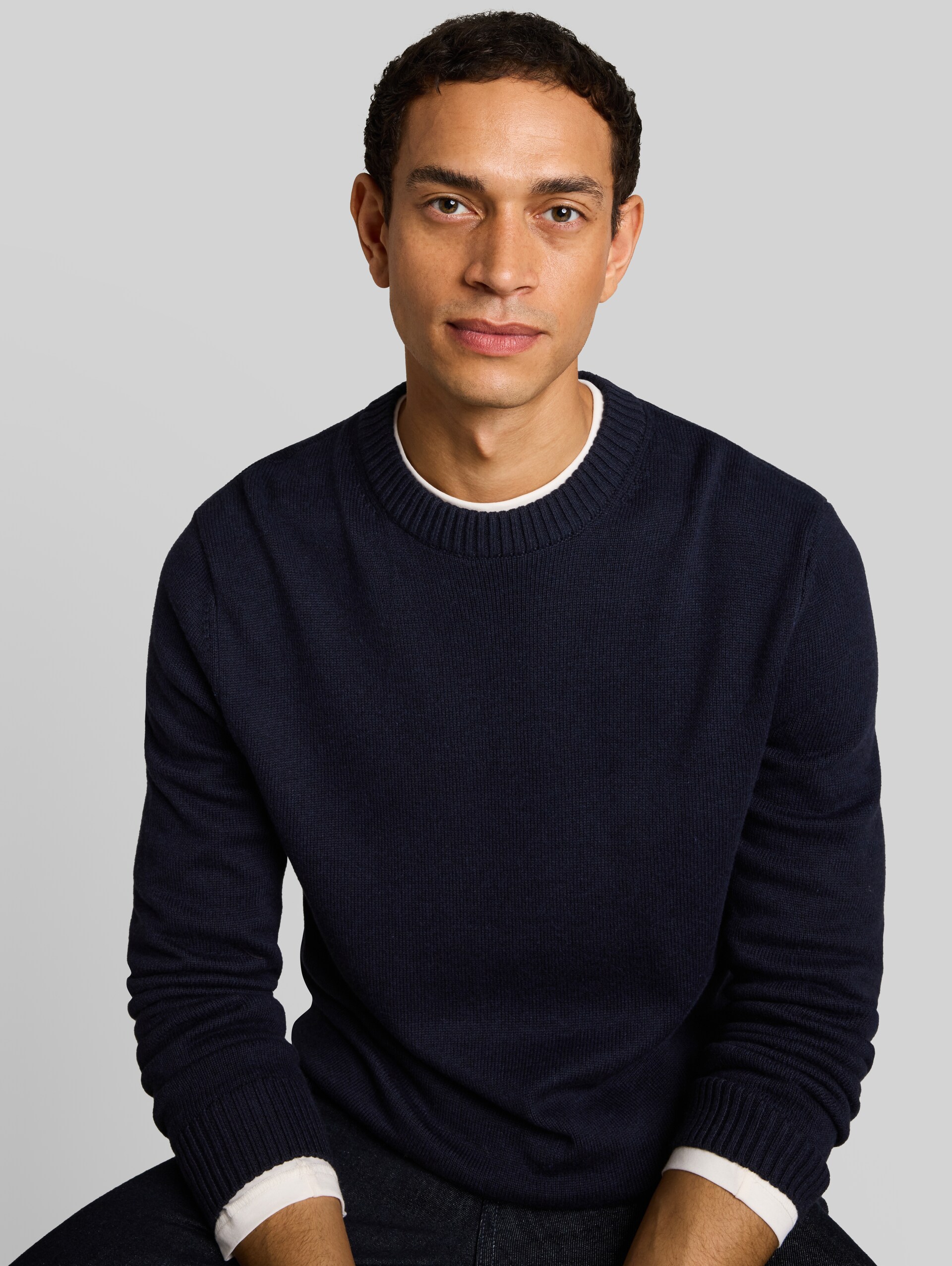 Pull en maille de coton - Knitted Navy Melange - Vue détaillée du modèle