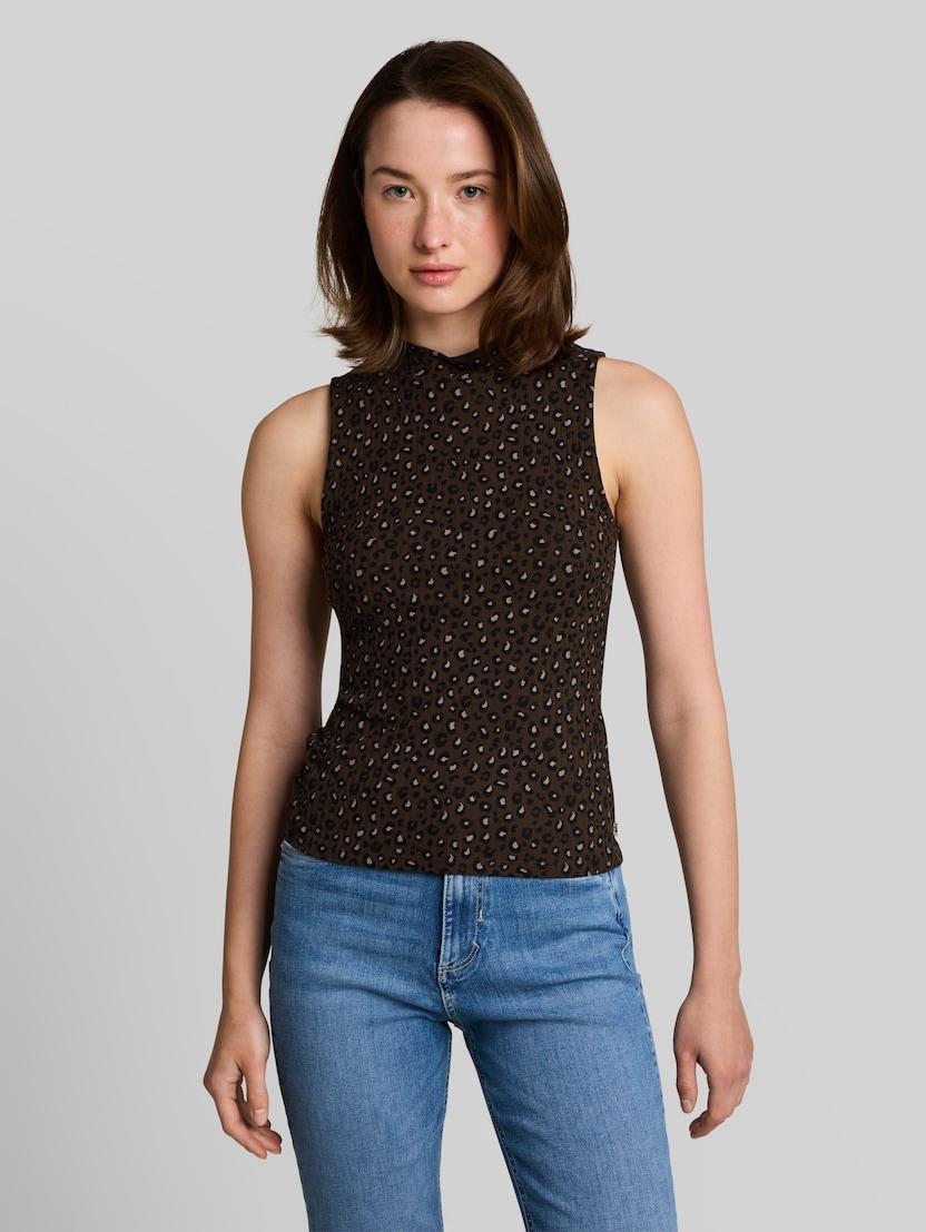 Slim Fit Top mit Stehkragen von Denim Female, brown black leo print