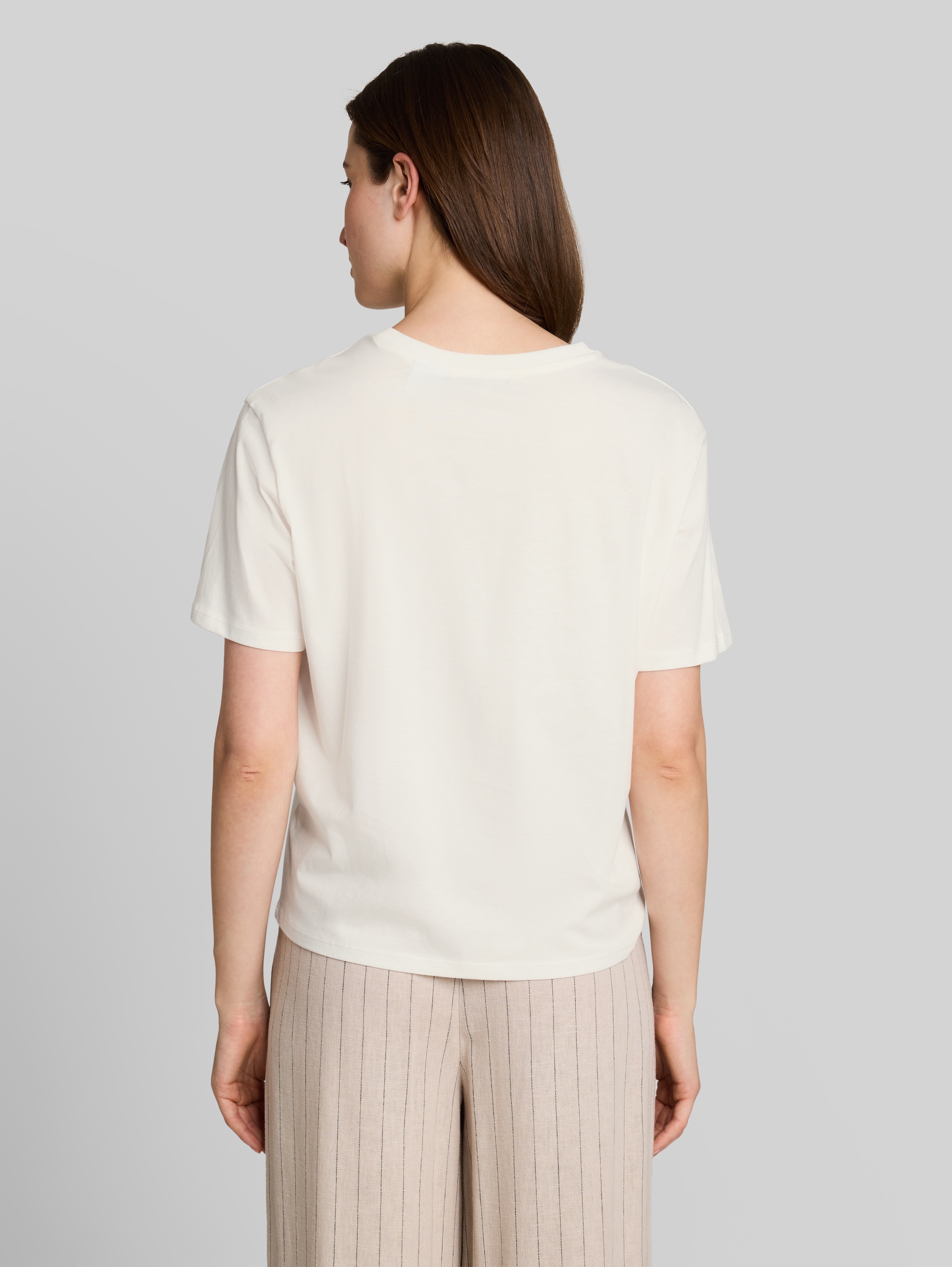Boxy Fit T-Shirt mit Snoopy-Print - off white - Auschnitt Model-Rückansicht