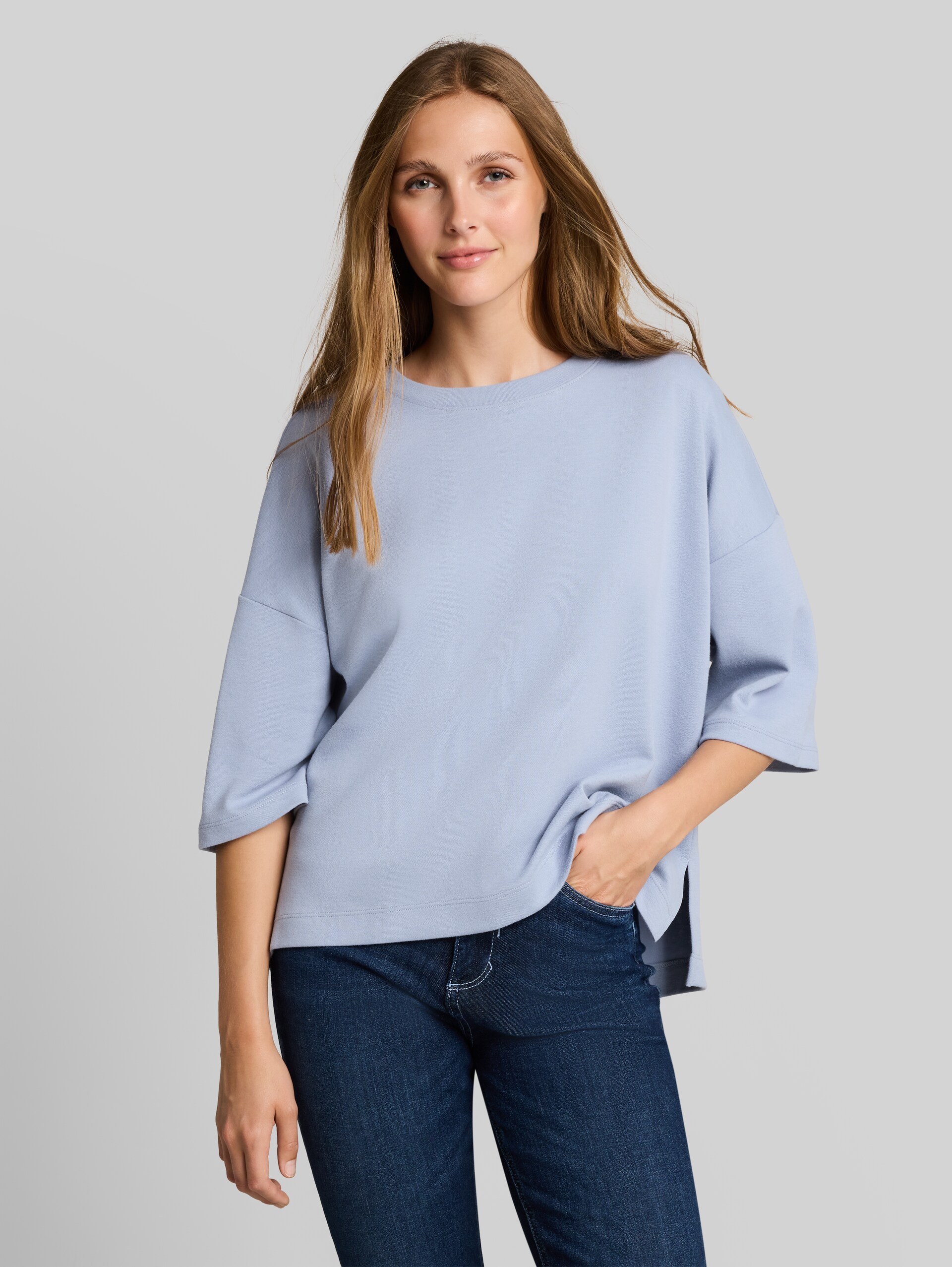 Boxy Fit T-Shirt - foggy sky blue - Ausschnitt Model-Vorderansicht
