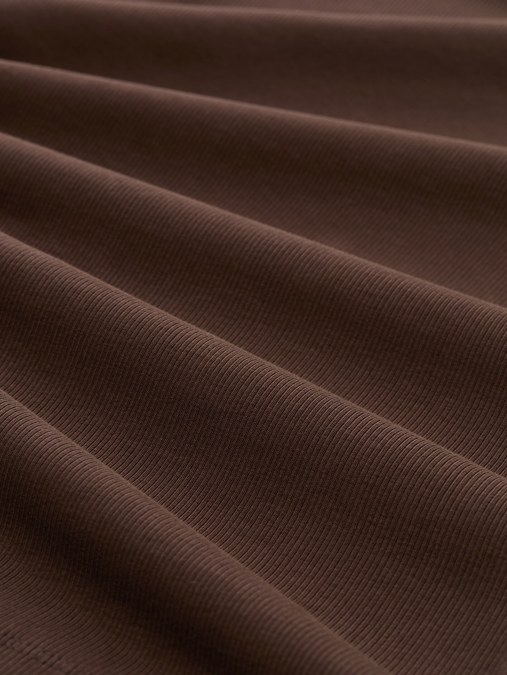 Slim Fit Langarmshirt mit Rippstruktur - cool dark brown - Material-Ansicht
