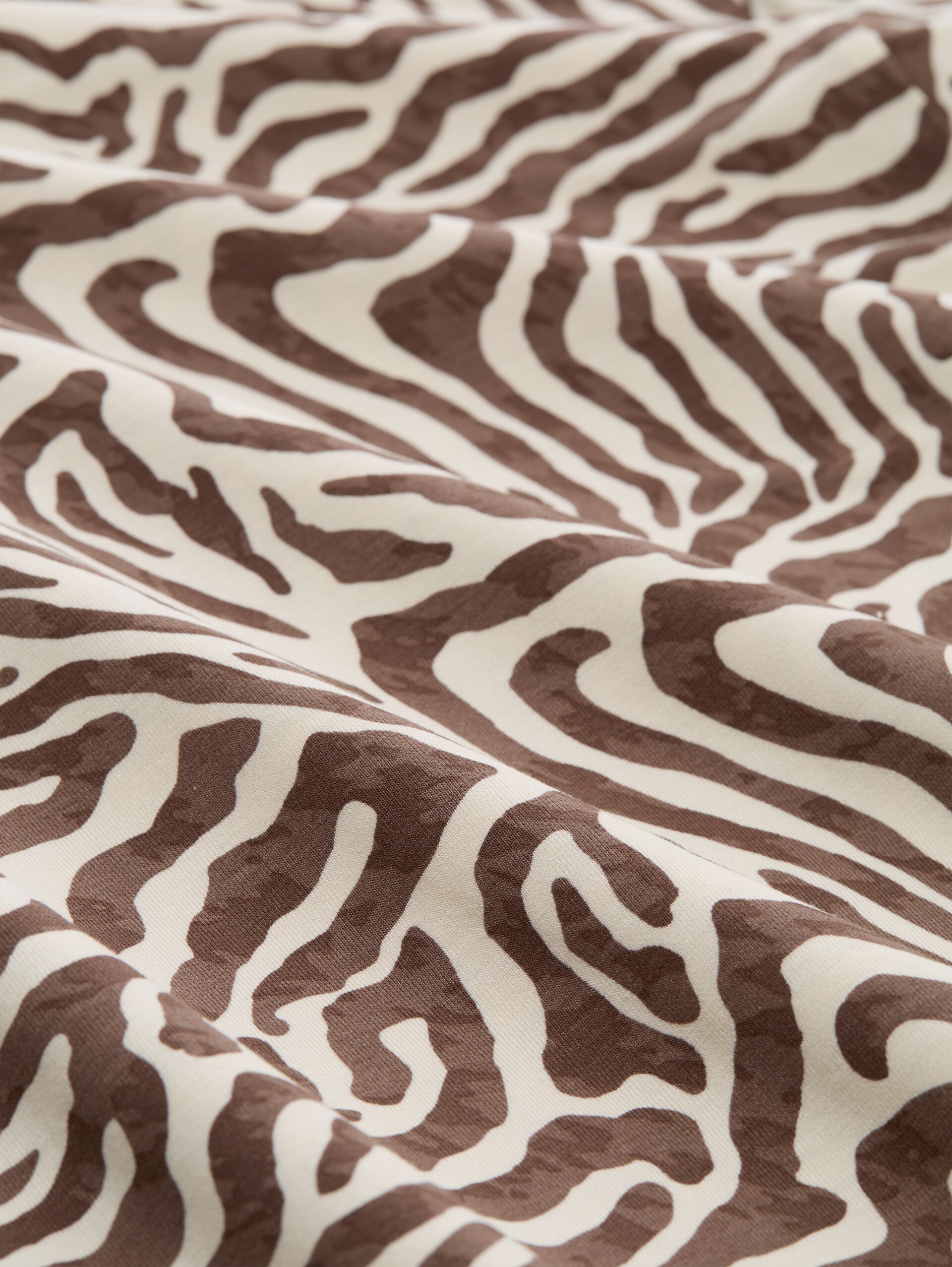 Rollkragenshirt mit Muster - brown beige zebra print - Material-Ansicht