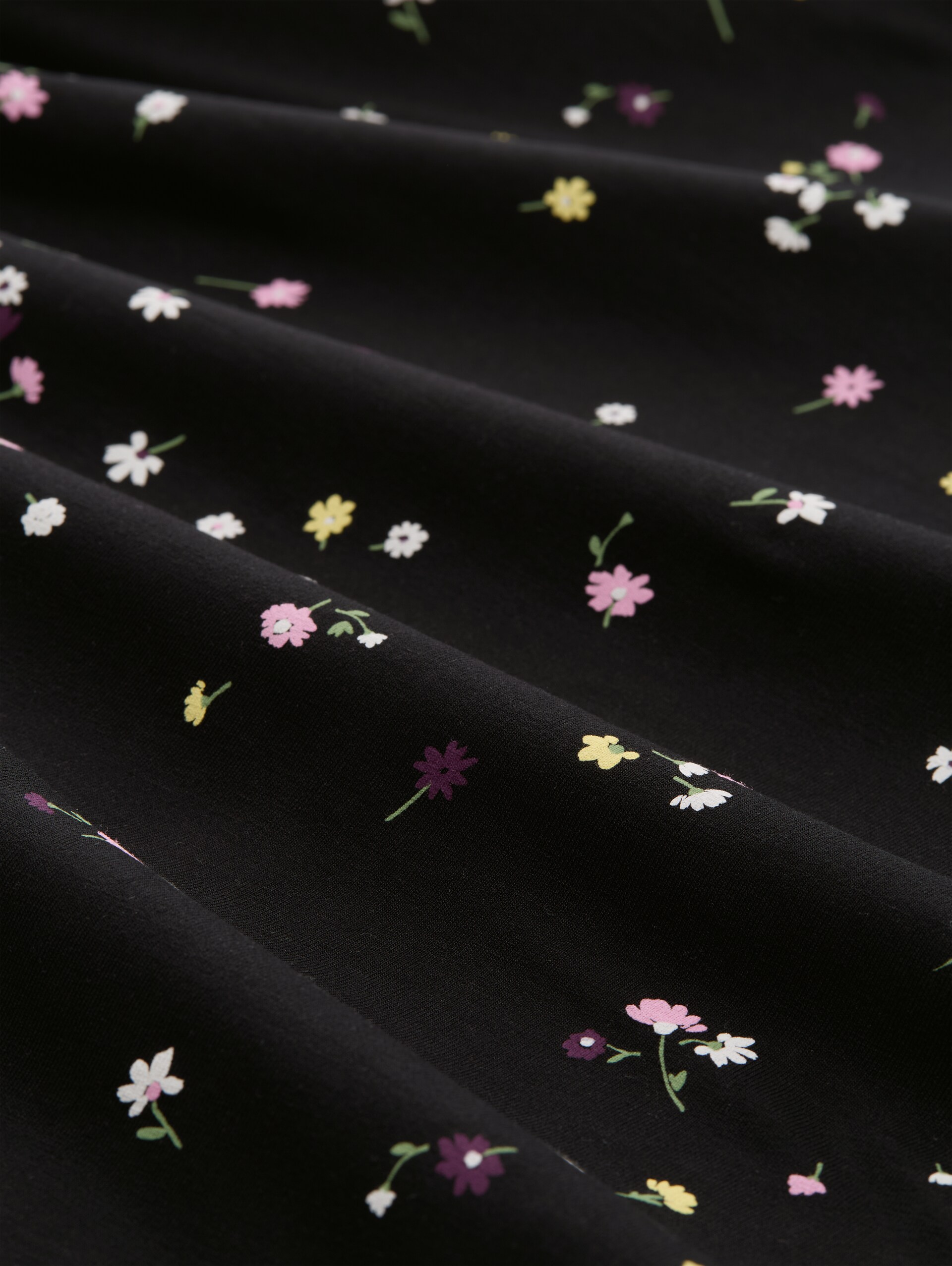 Rollkragenshirt mit Muster - black flower print - Material-Ansicht
