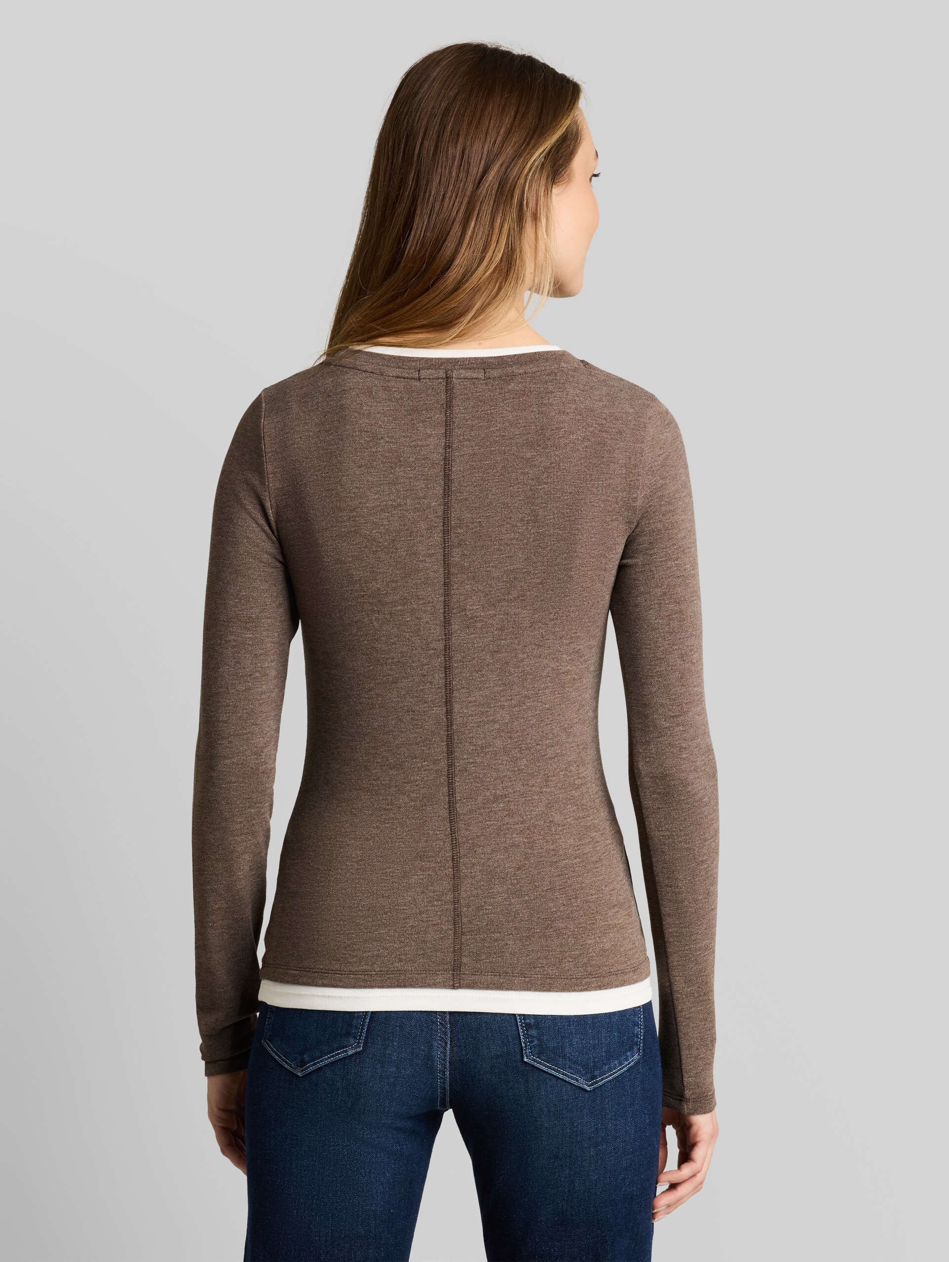 Cosy T-shirt met lange mouwen in 2-in-1-look - cool dark brown melange - Neklijn model-achteraanzicht