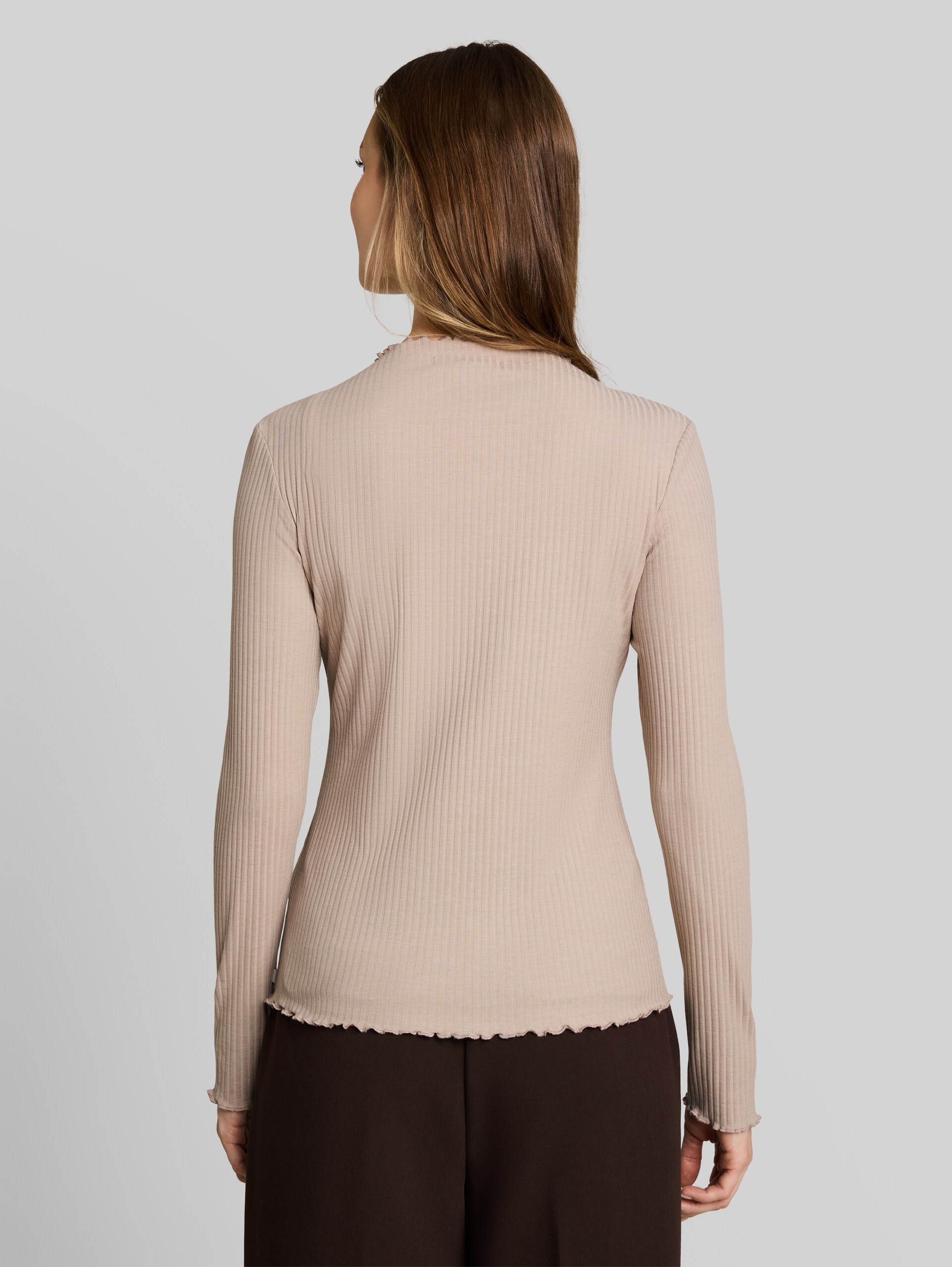 T-shirt met lange mouwen en geribde structuur - atmosphere beige melange - Neklijn model-achteraanzicht