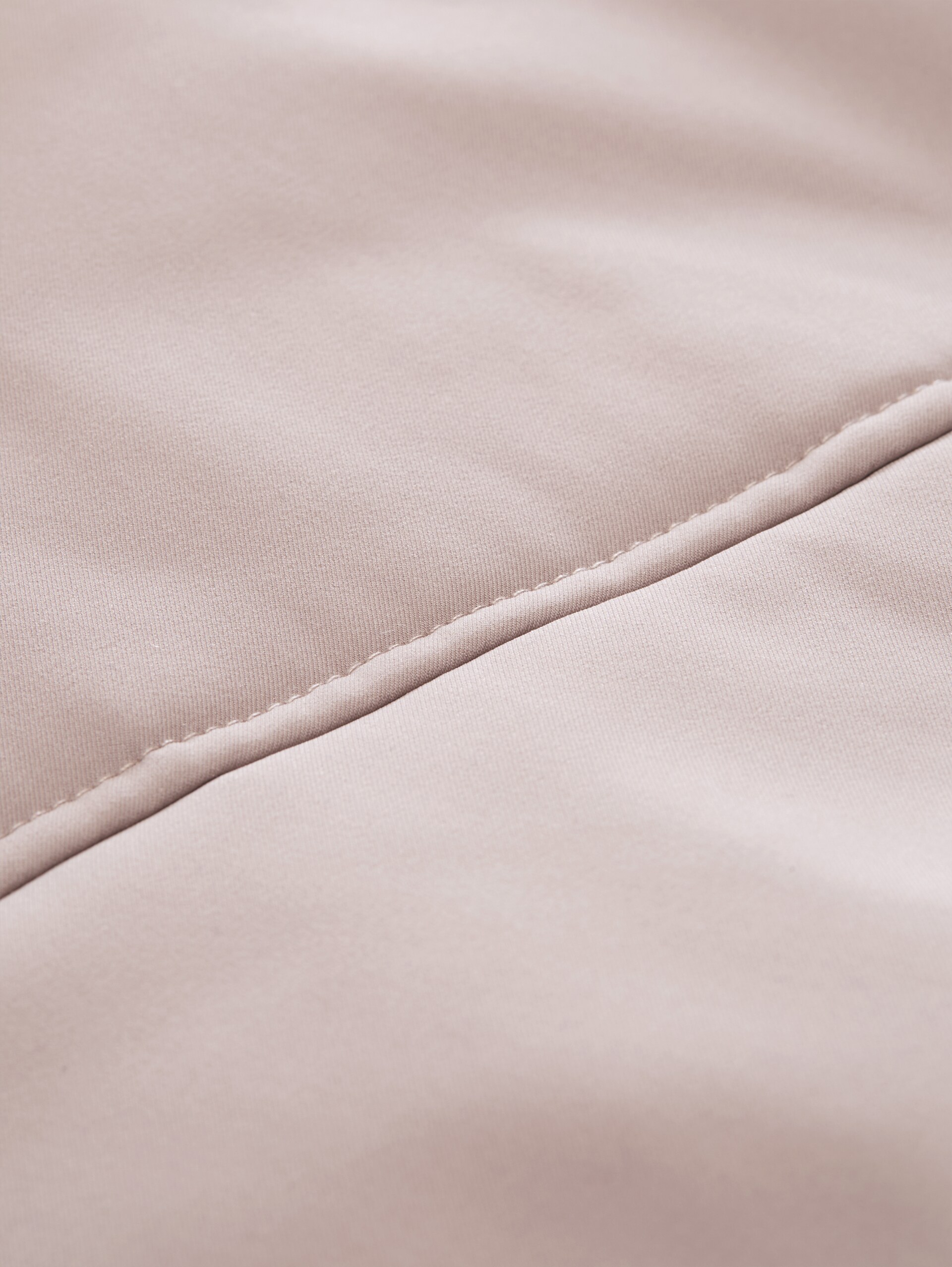 Gilet en peluche réversible - atmosphere beige - Vue détaillée du produit