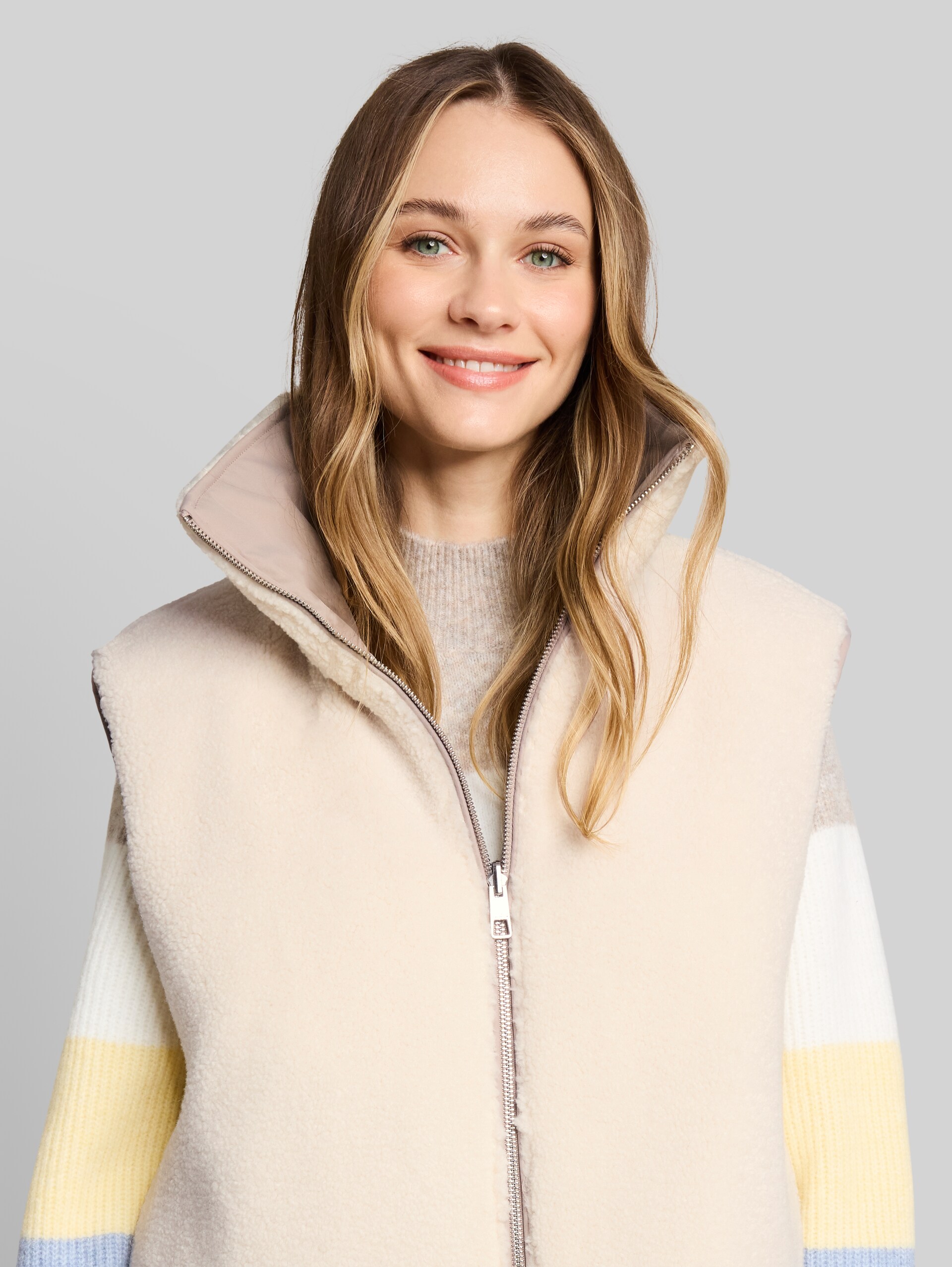 Gilet en peluche réversible - atmosphere beige - Vue détaillée du modèle
