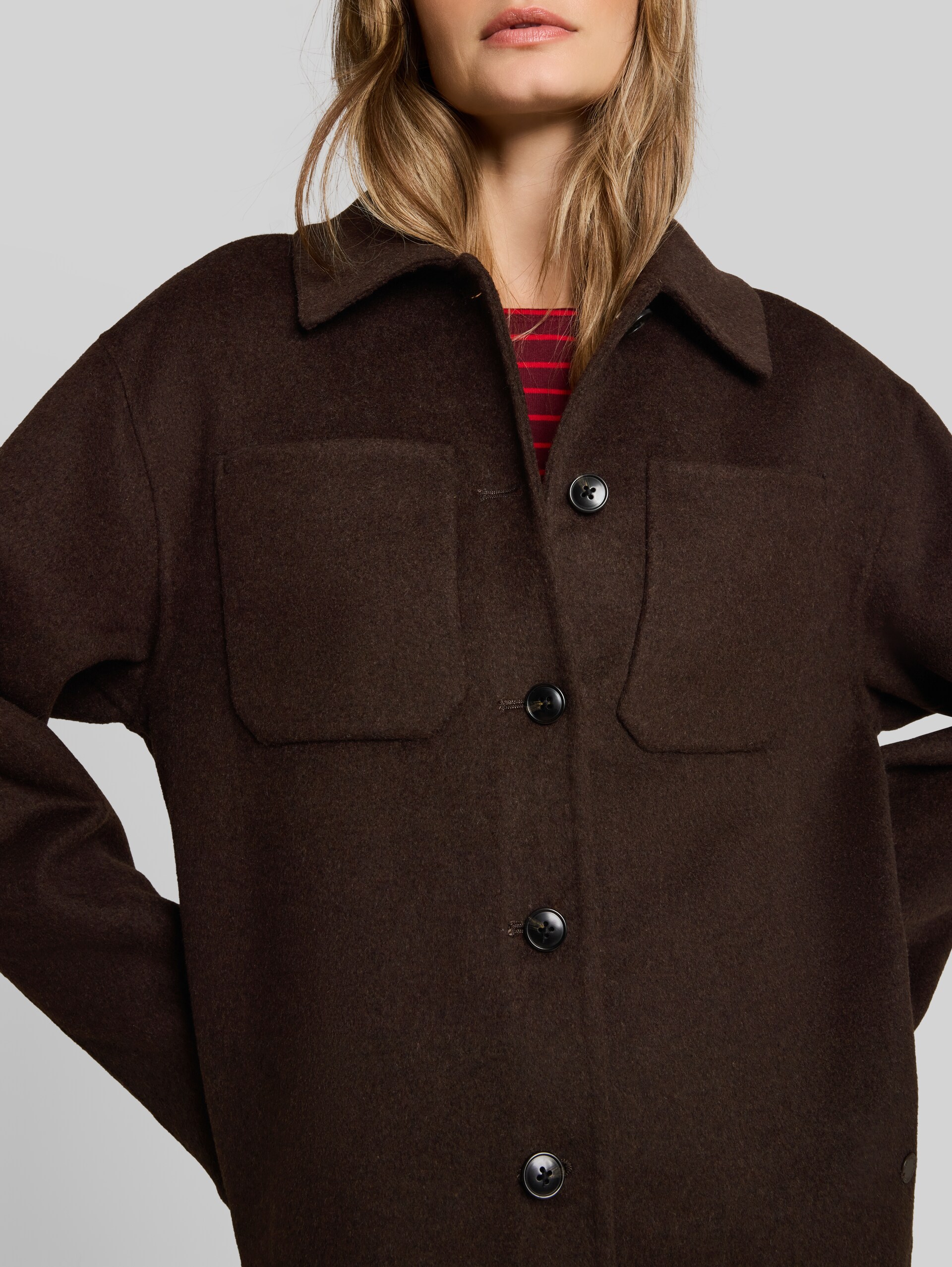Overhemdjas met wol - java dark brown - Detailaanzicht model