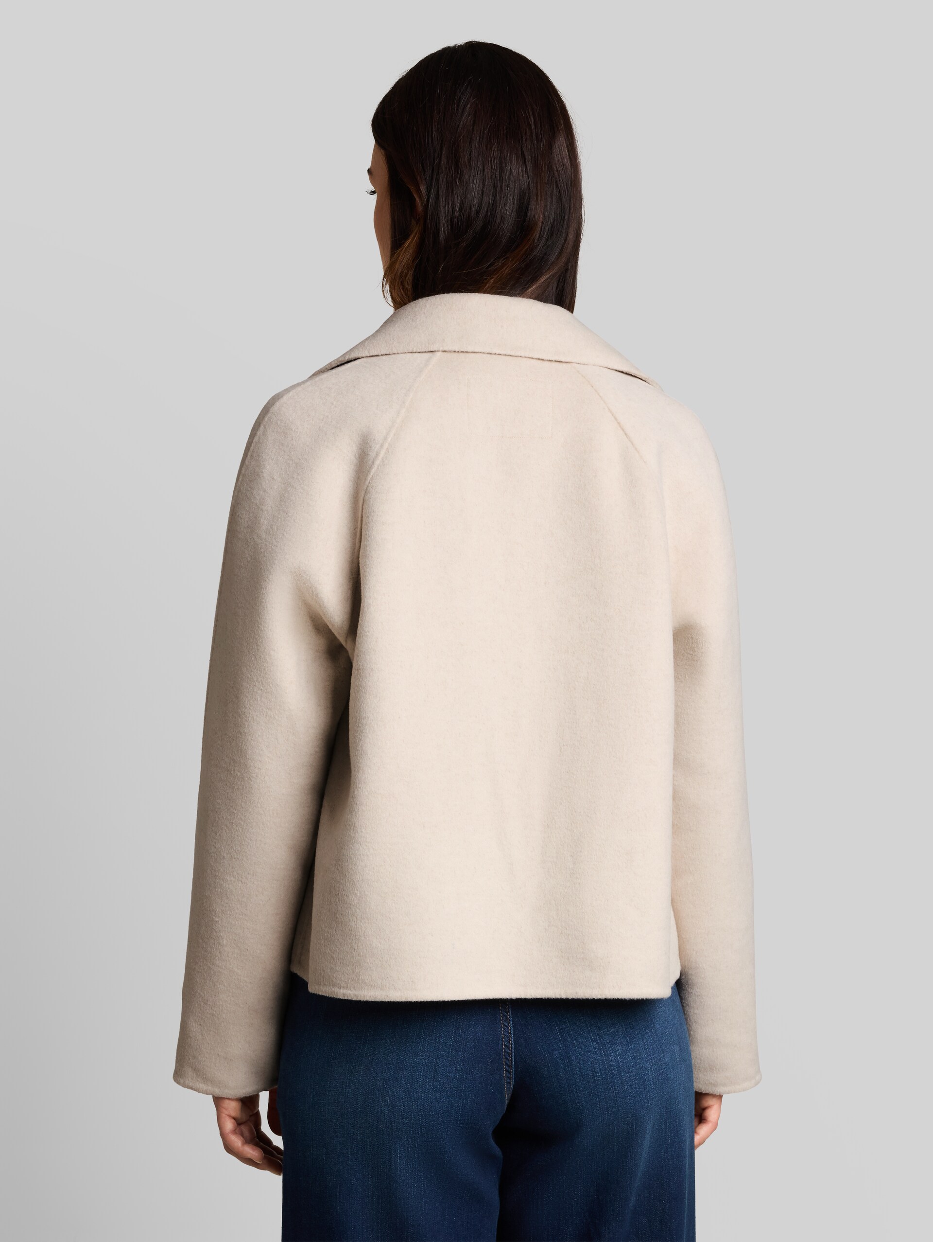 Cabanjacke mit Wollanteil - cold beige melange - Model-Rückansicht