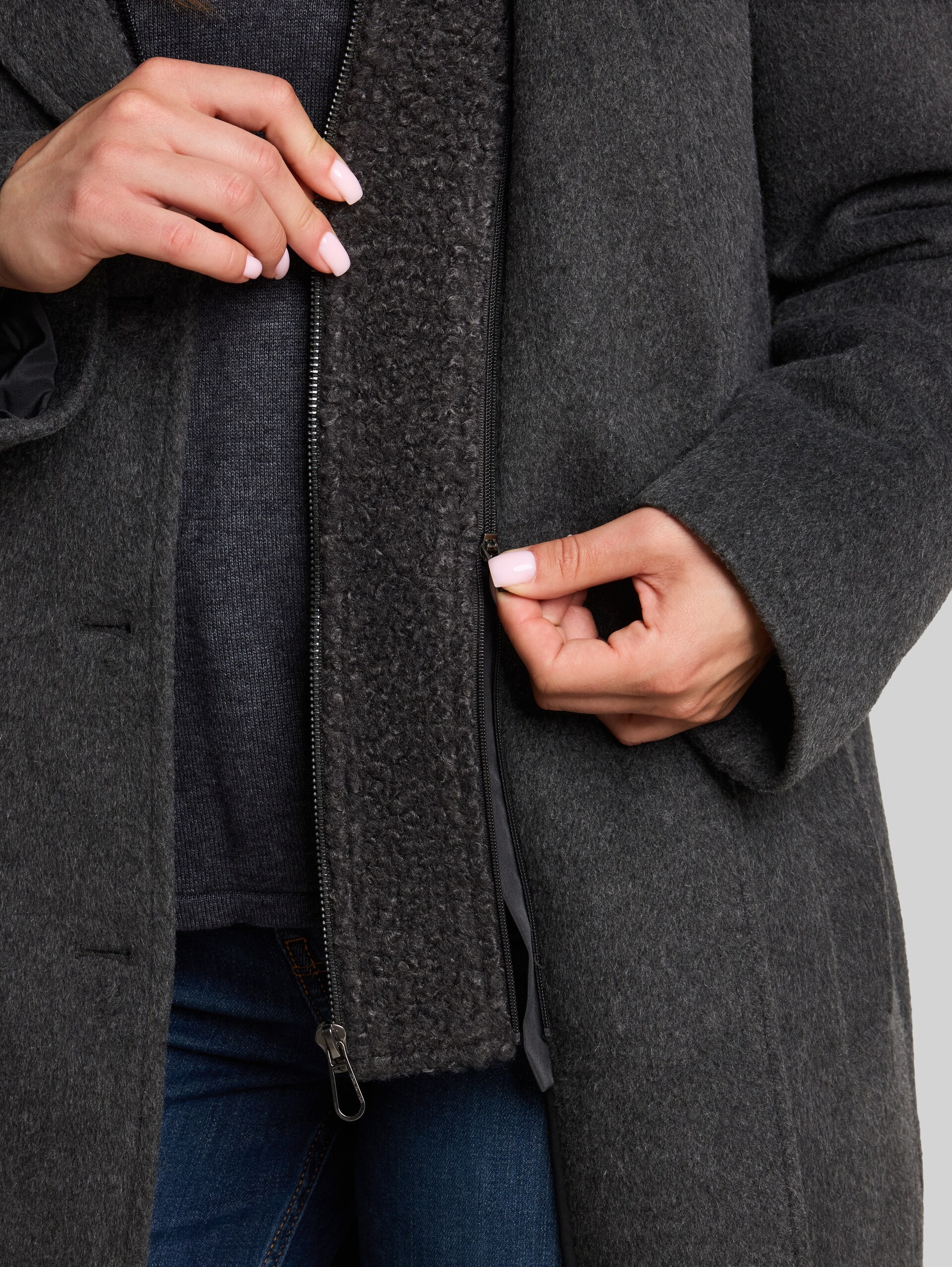 2-in-1 woollen coat with detachable insert - Black Grey Melange - Detail model view