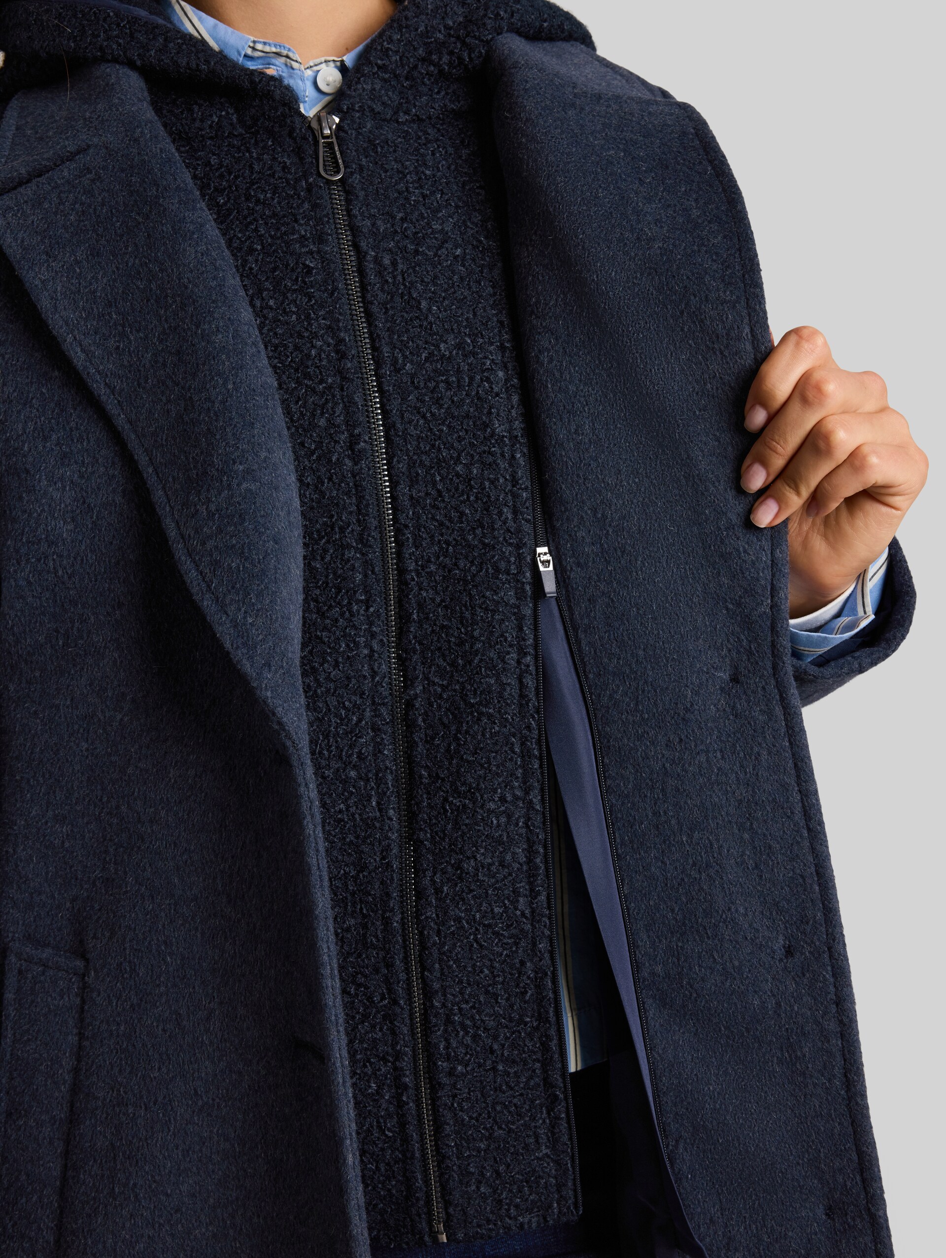 2-in-1 woollen coat with detachable insert - sky captain blue melange - Detail model view