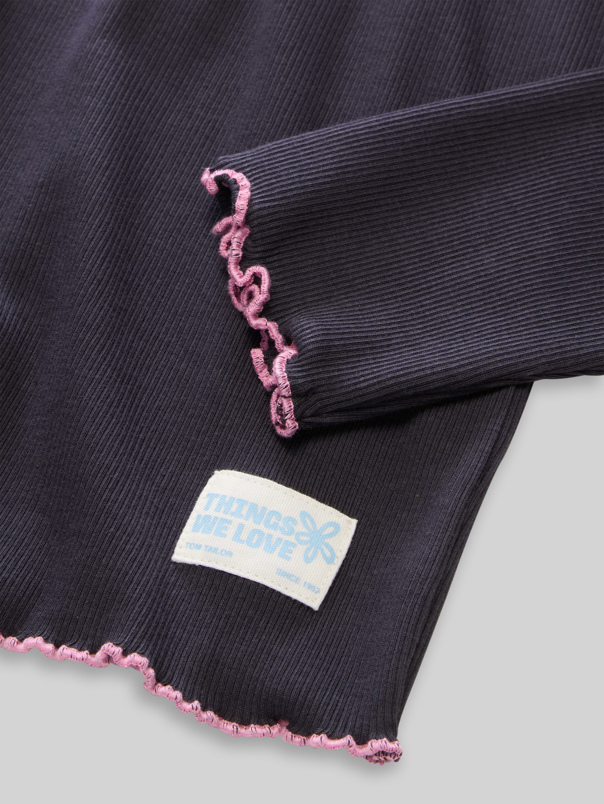 Langarmshirt mit Rippstruktur - coal grey - Detail-Model-Ansicht